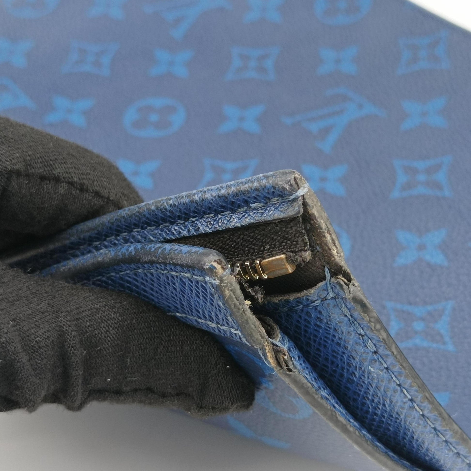 Taigarama Pochette Voyage MM Cobalt × Pacific Blue Taiga Leather × Canvas M30423 IC Chipタイガラマ ポシェット・ヴォワヤージュ MM コバルト × パシフィック・ブルー タイガ・レザー × モノグラム M30423 ICチップ