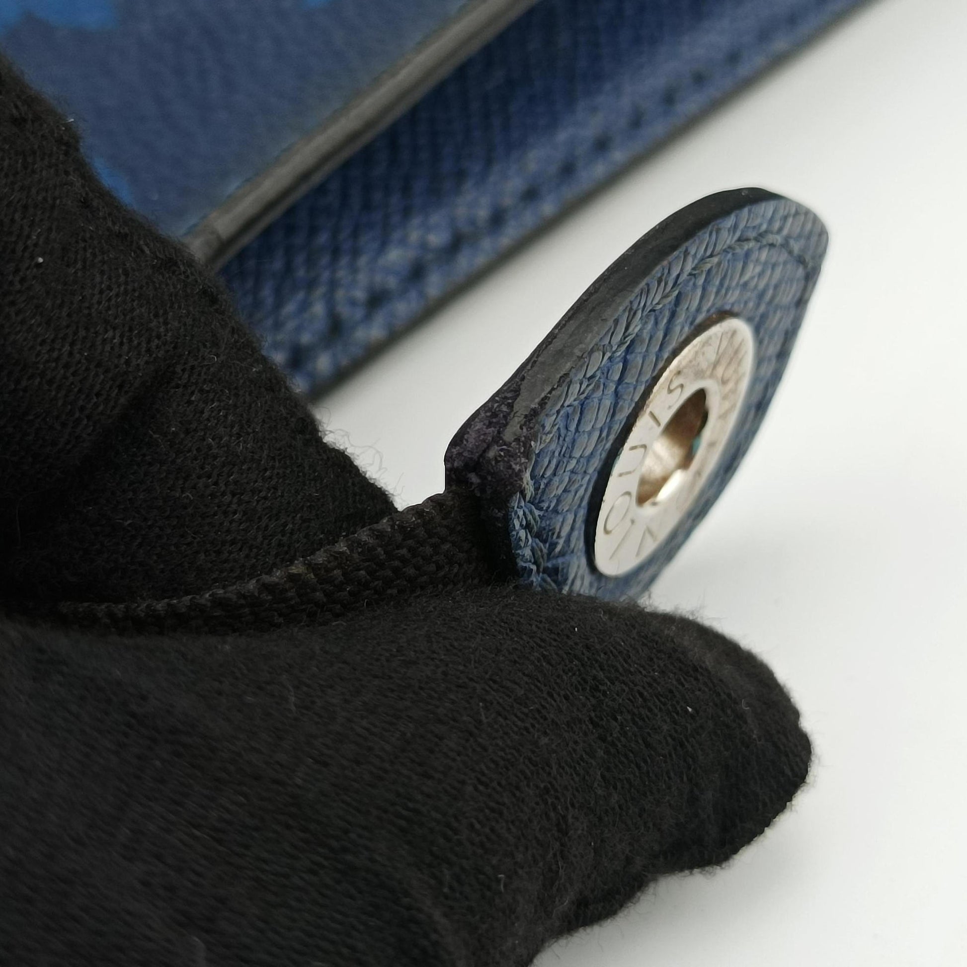 Taigarama Pochette Voyage MM Cobalt × Pacific Blue Taiga Leather × Canvas M30423 IC Chipタイガラマ ポシェット・ヴォワヤージュ MM コバルト × パシフィック・ブルー タイガ・レザー × モノグラム M30423 ICチップ