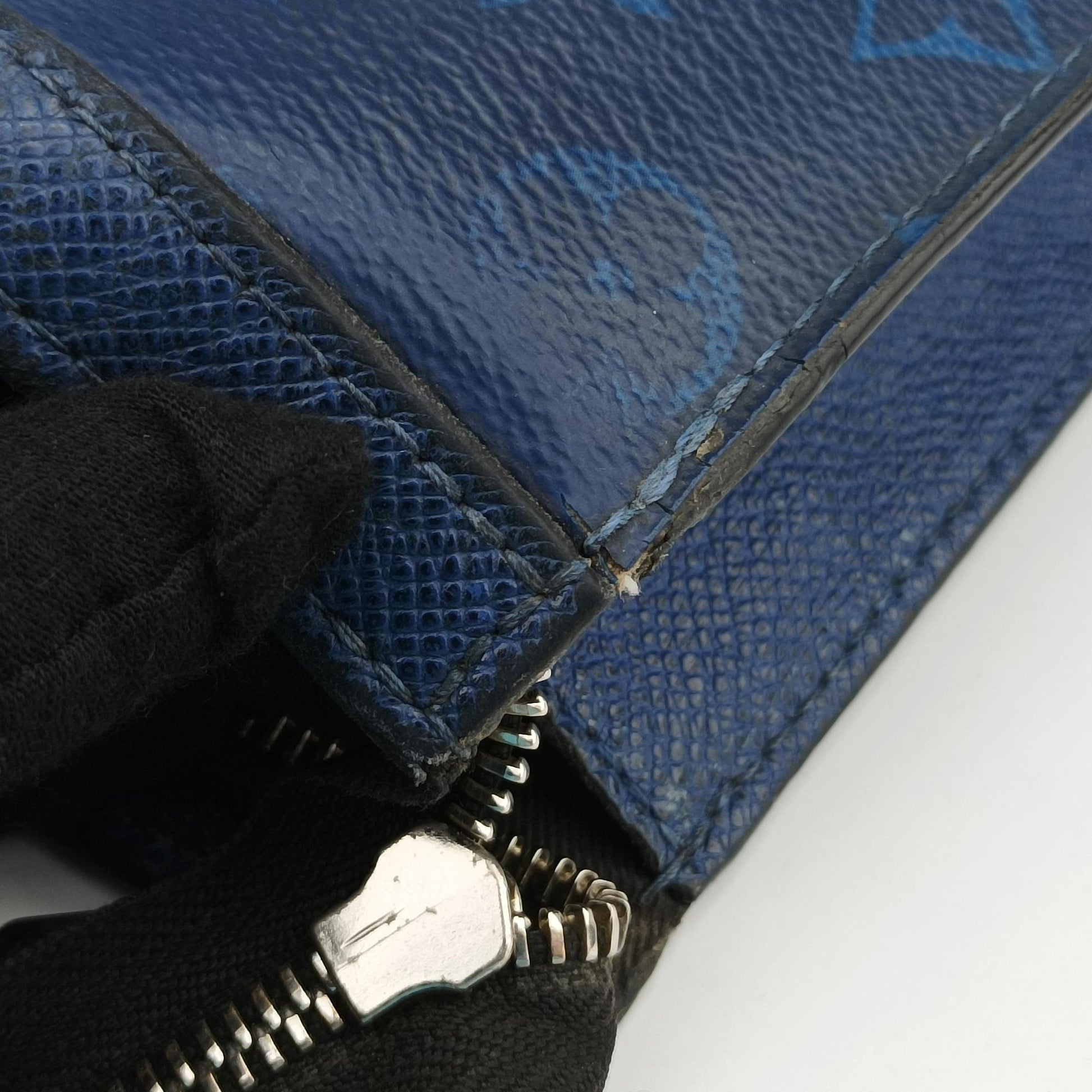 Taigarama Pochette Voyage MM Cobalt × Pacific Blue Taiga Leather × Canvas M30423 IC Chipタイガラマ ポシェット・ヴォワヤージュ MM コバルト × パシフィック・ブルー タイガ・レザー × モノグラム M30423 ICチップ