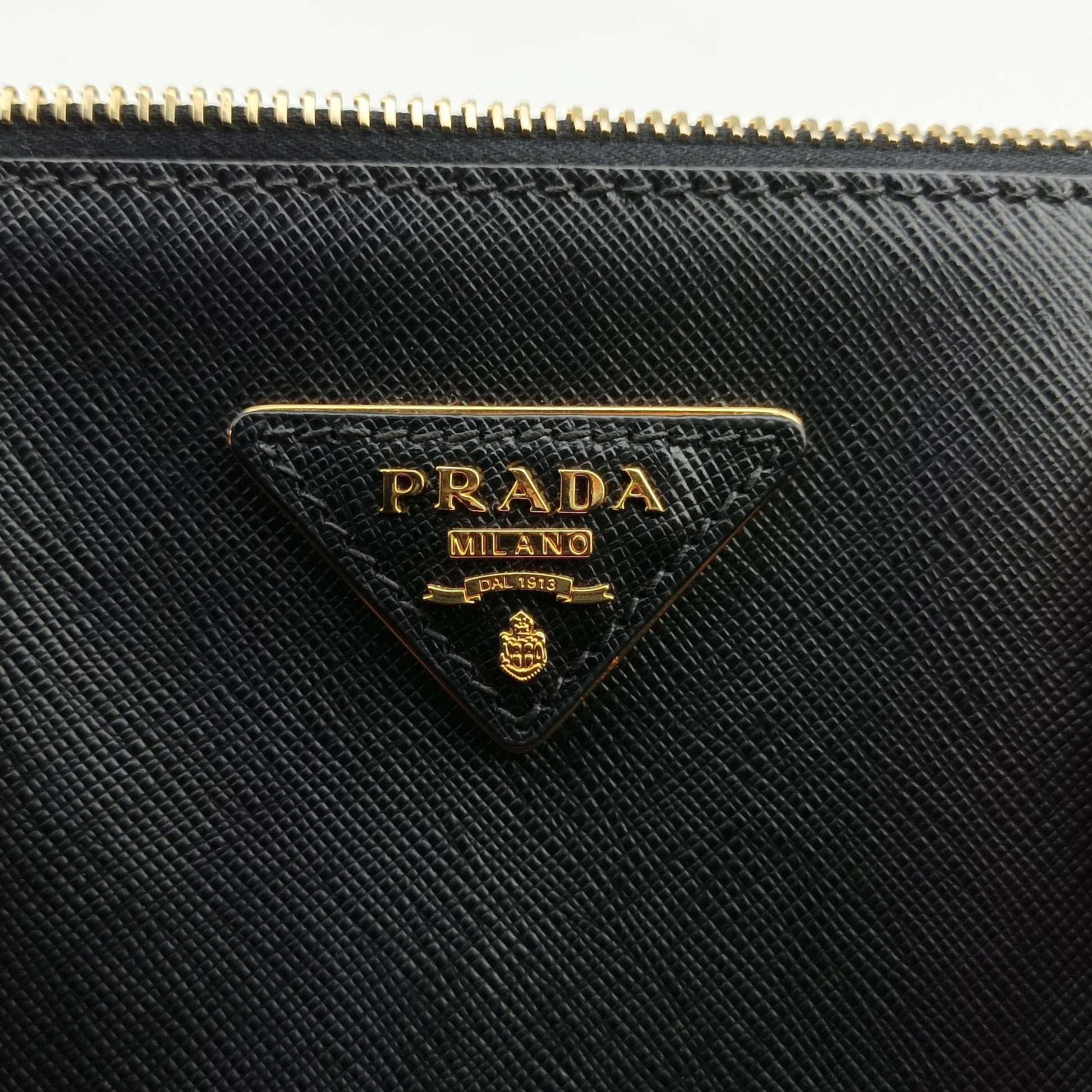 Galleria Black SAFFIANO Leather 1BA274 25ガレリア ブラック サフィアーノレザー 1BA274 25