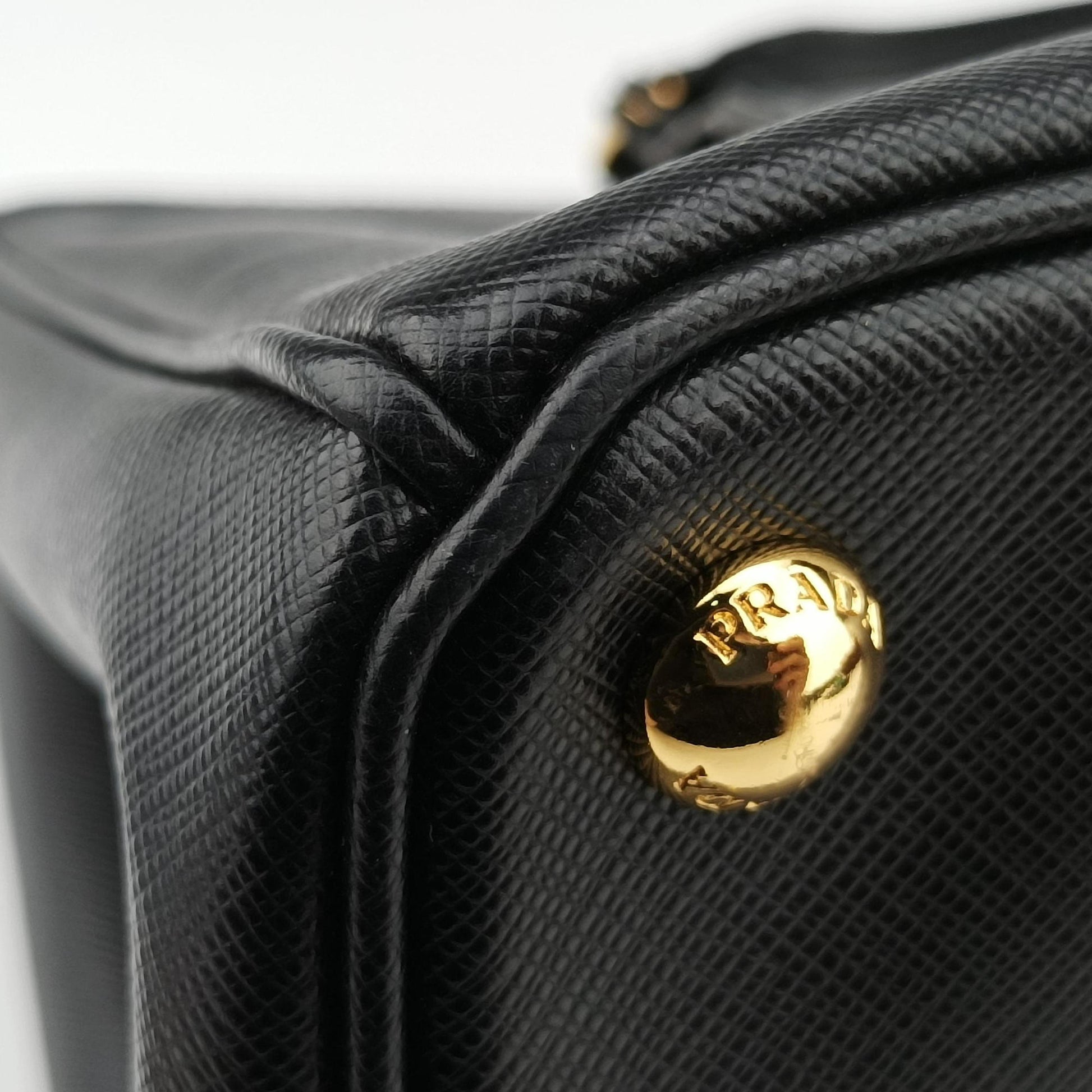 Galleria Black SAFFIANO Leather 1BA274 25ガレリア ブラック サフィアーノレザー 1BA274 25