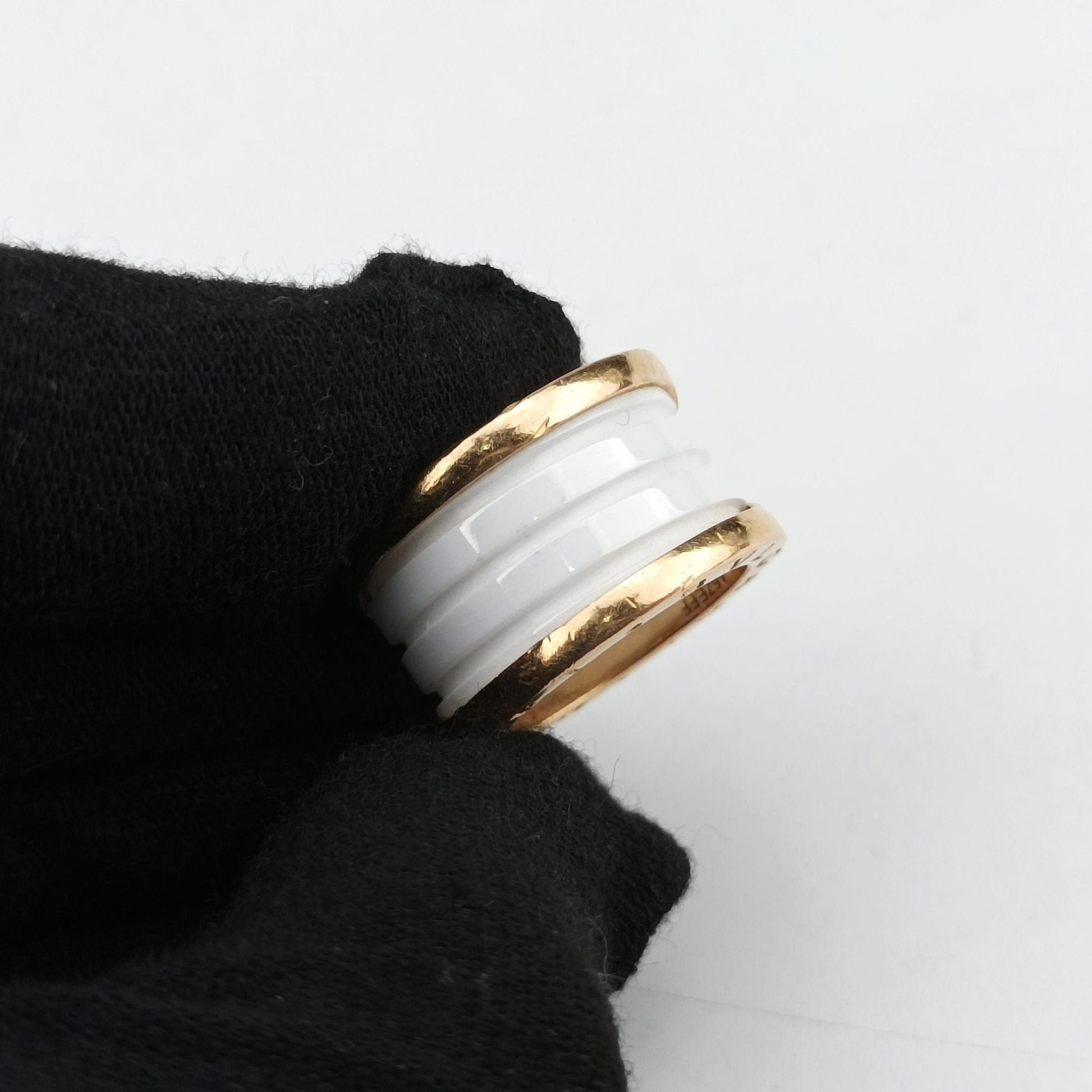 B-zero1 White×golden AU750 345830 A6ZEFFビーゼロワン ホワイト×ゴールド AU750 345830 A6ZEFF