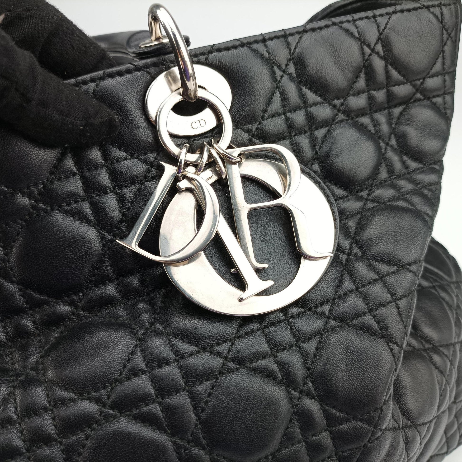 Lady Dior Black lambskin 26-MA-0120レディディオール ブラック ラムスキン 26-MA-0120