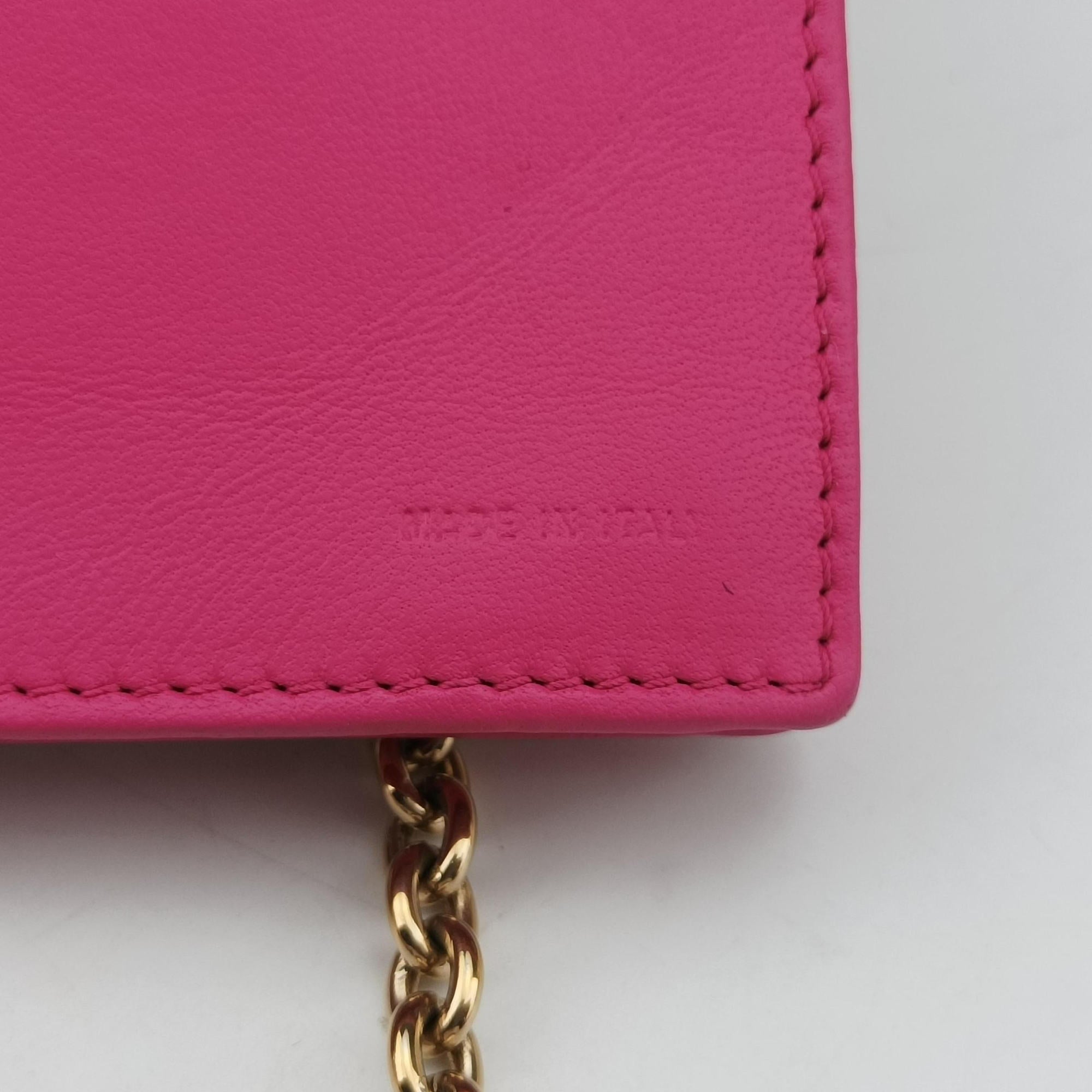 Embossed Logo Rose Leather 8M0219 2401-8M0219-YMY-089エンボス ロゴ ローズ レッド レザー 8M0219 2401-8M0219-YMY-089