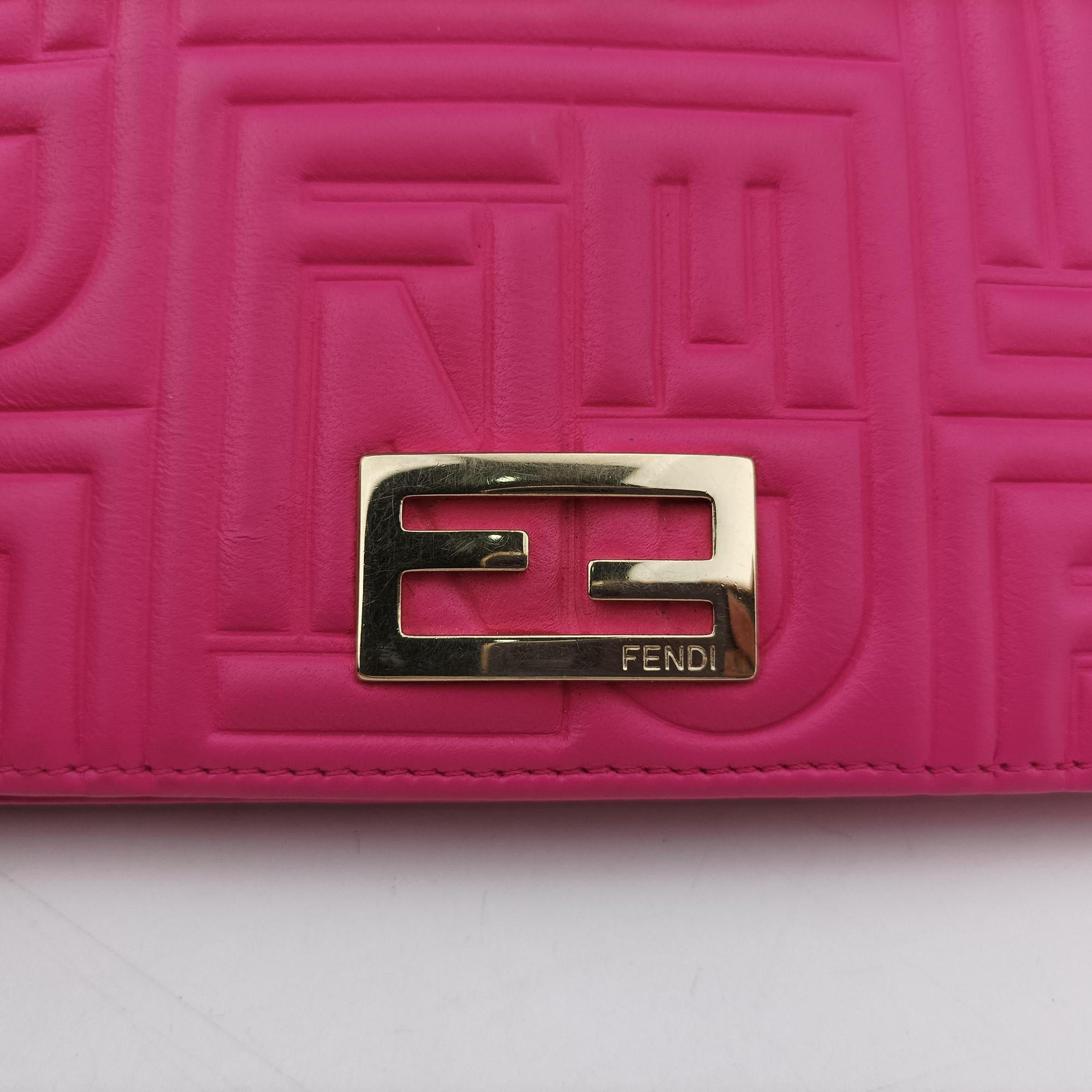 Embossed Logo Rose Leather 8M0219 2401-8M0219-YMY-089エンボス ロゴ ローズ レッド レザー 8M0219 2401-8M0219-YMY-089