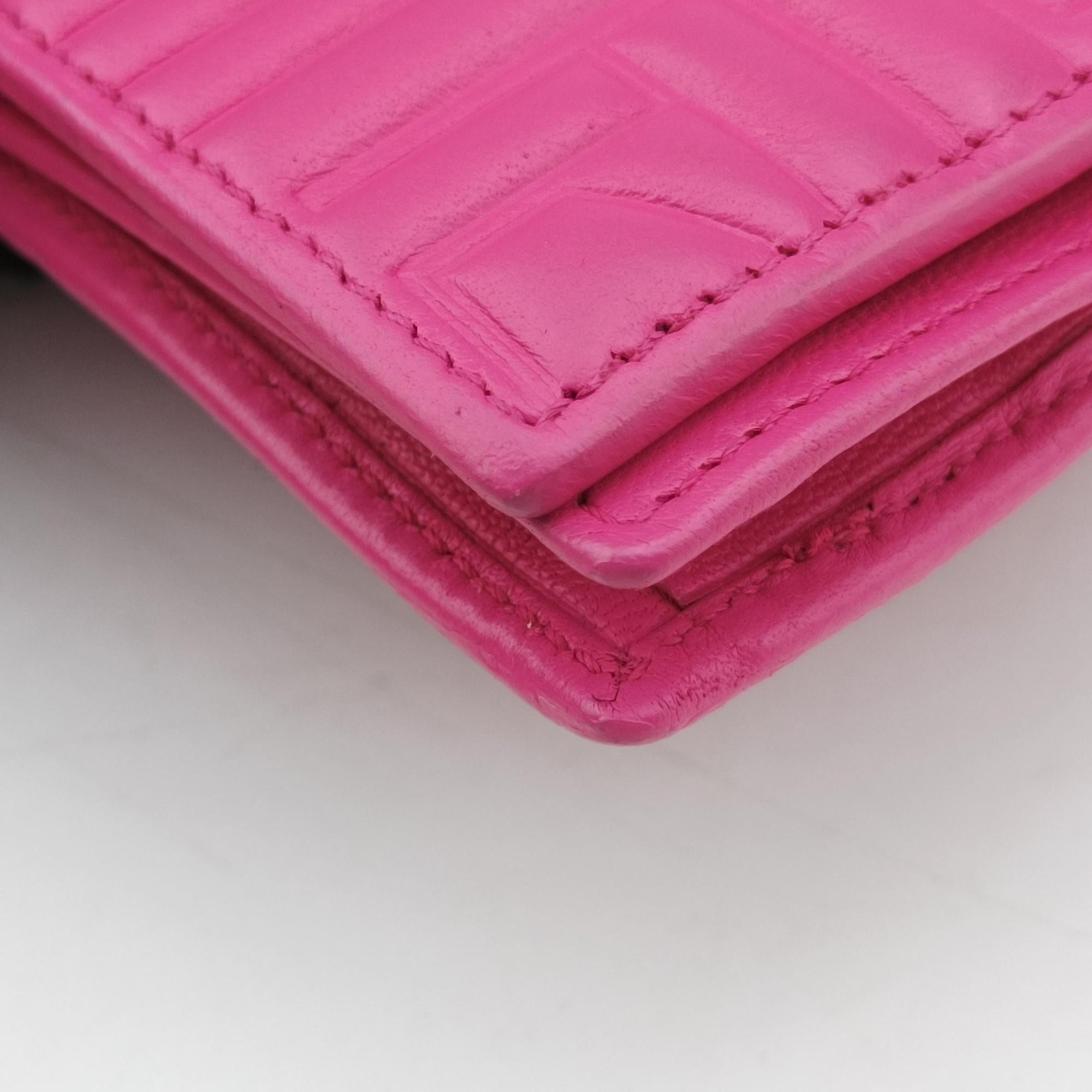 Embossed Logo Rose Leather 8M0219 2401-8M0219-YMY-089エンボス ロゴ ローズ レッド レザー 8M0219 2401-8M0219-YMY-089