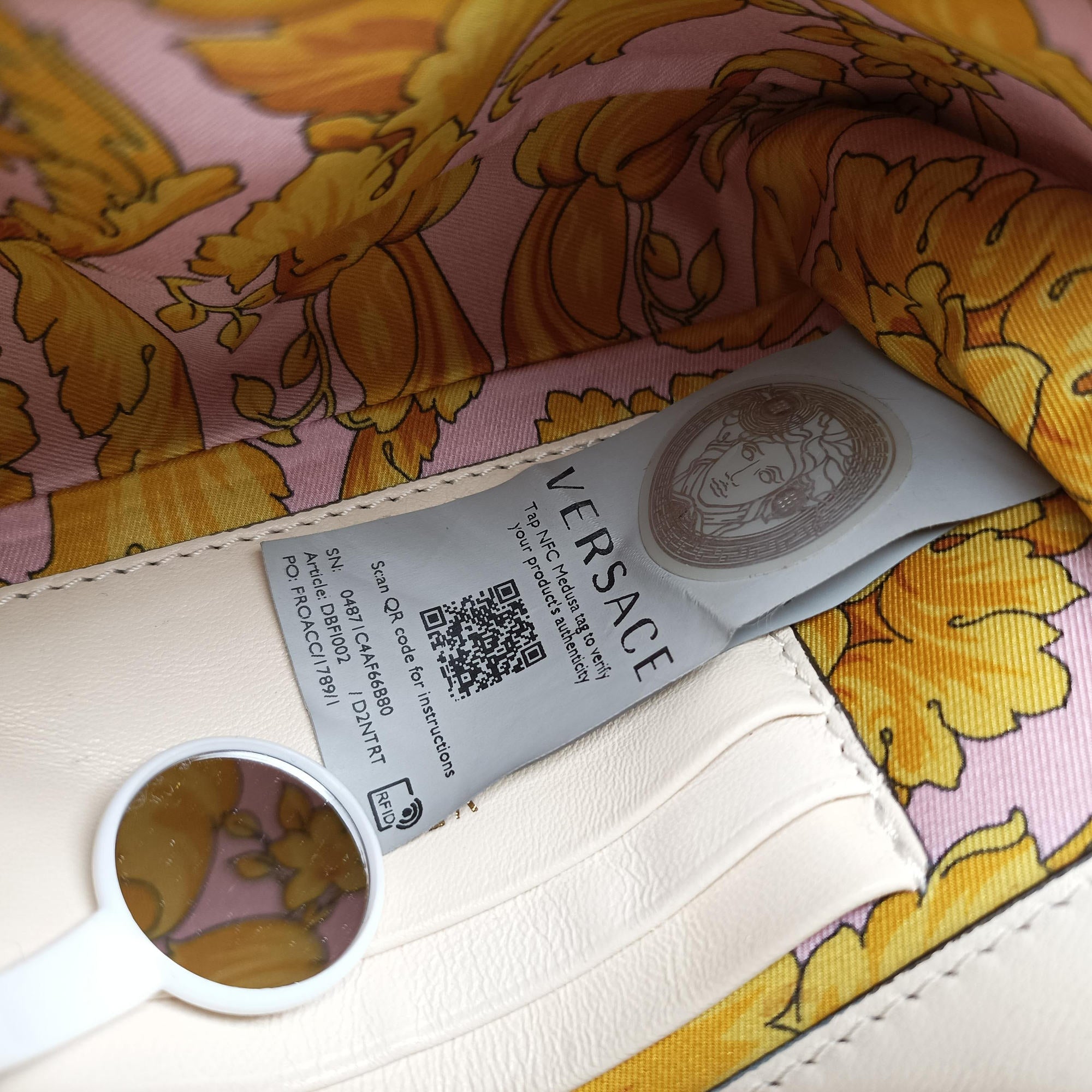 Virtus Beige Leather IC Chipヴィルトゥス ベージュ レザー ICチップ