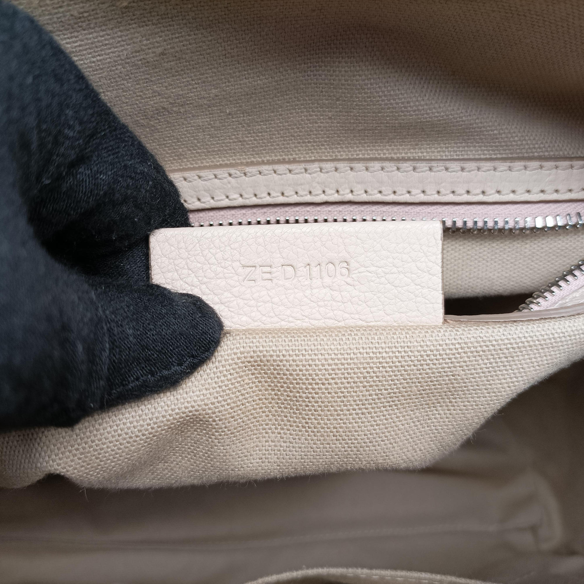 Antigona Beige Leather ZE D 1106アンティゴナ ベージュ レザー ZE D 1106