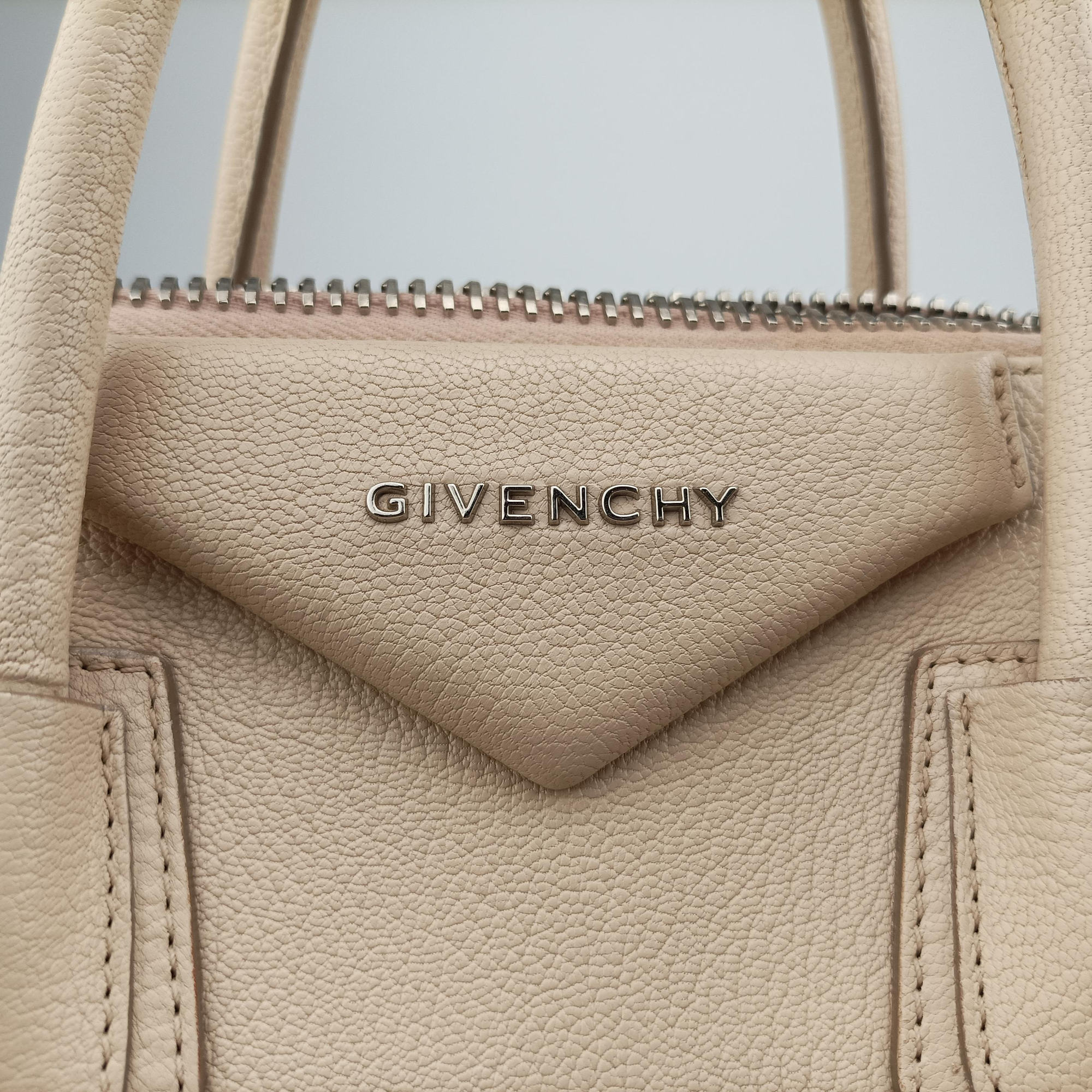 Antigona Beige Leather ZE D 1106アンティゴナ ベージュ レザー ZE D 1106