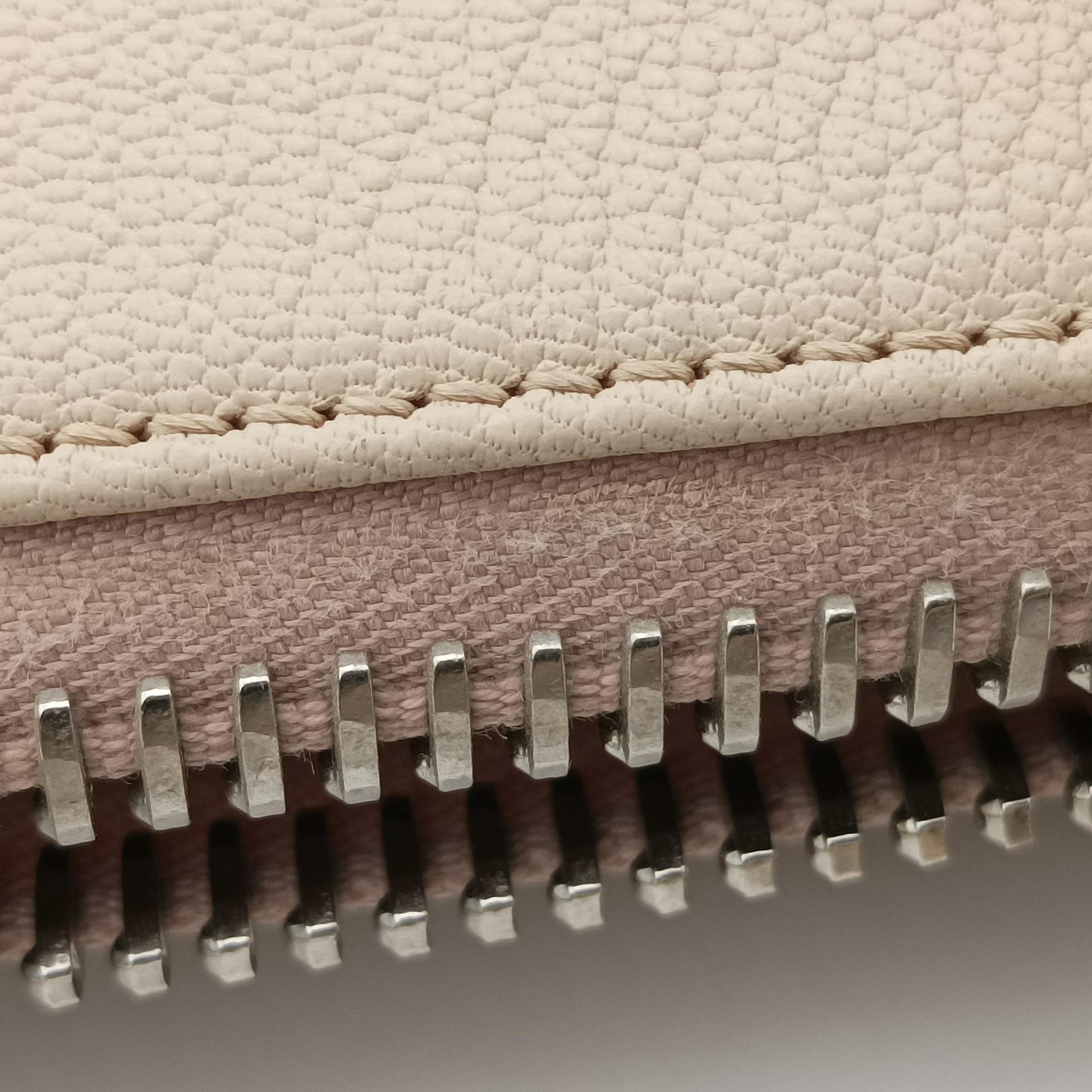 Antigona Beige Leather ZE D 1106アンティゴナ ベージュ レザー ZE D 1106