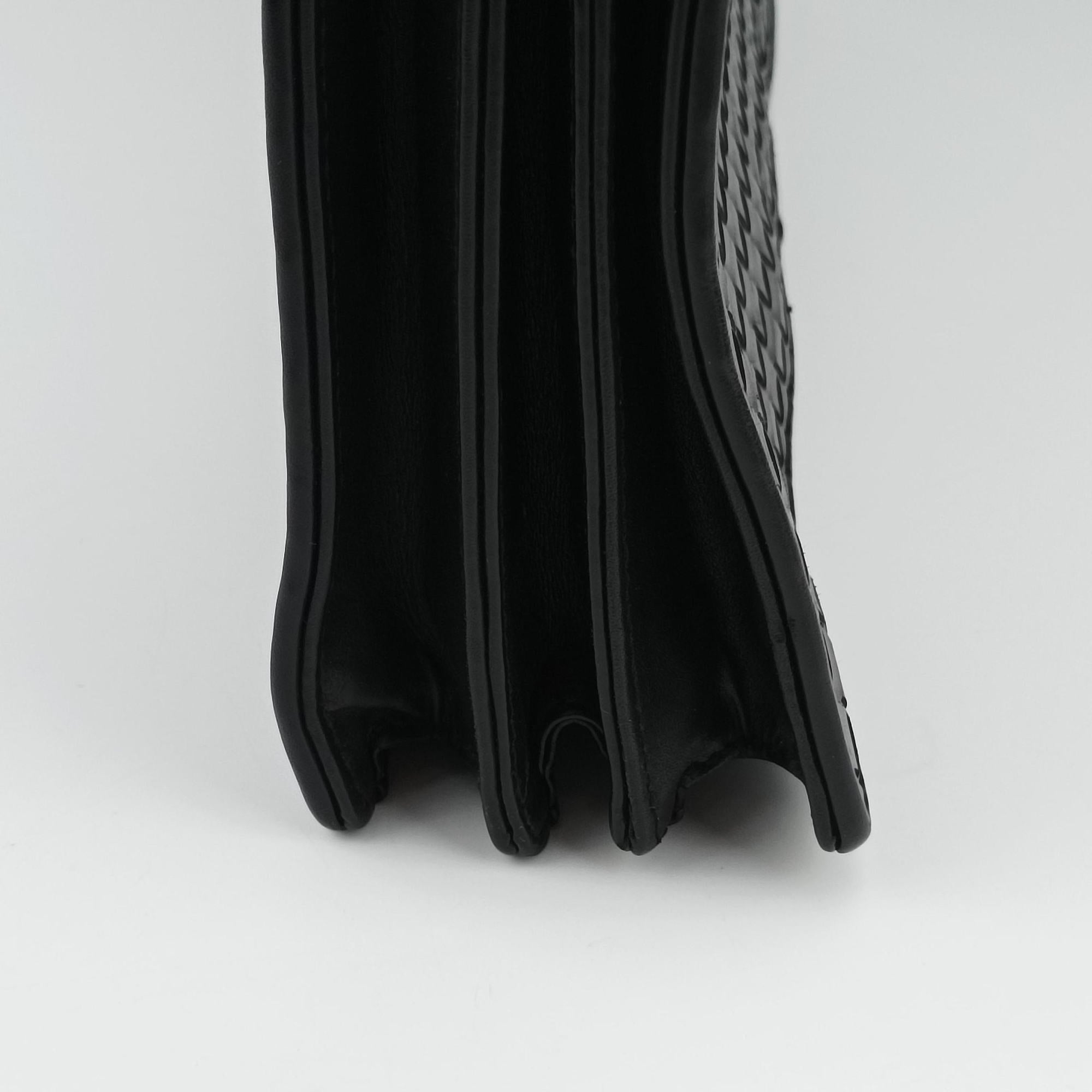 Intrecciato Black lambskin B00613120Nイントレチャート ブラック ラムスキン B00613120N