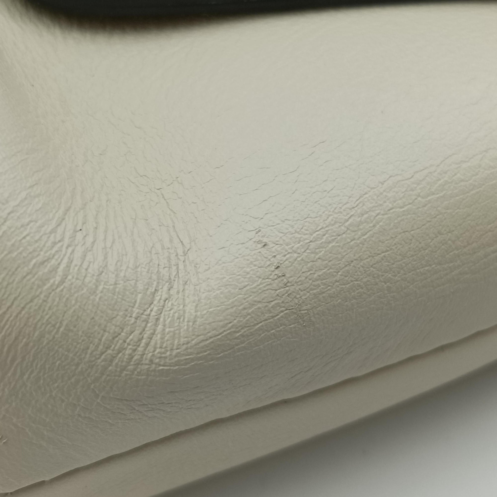 Rockstud Ivory  Nappa Leather  BL-PB00MIV2ロックスタッズ  アイボリー ナッパレザー BL-PB00MIV2