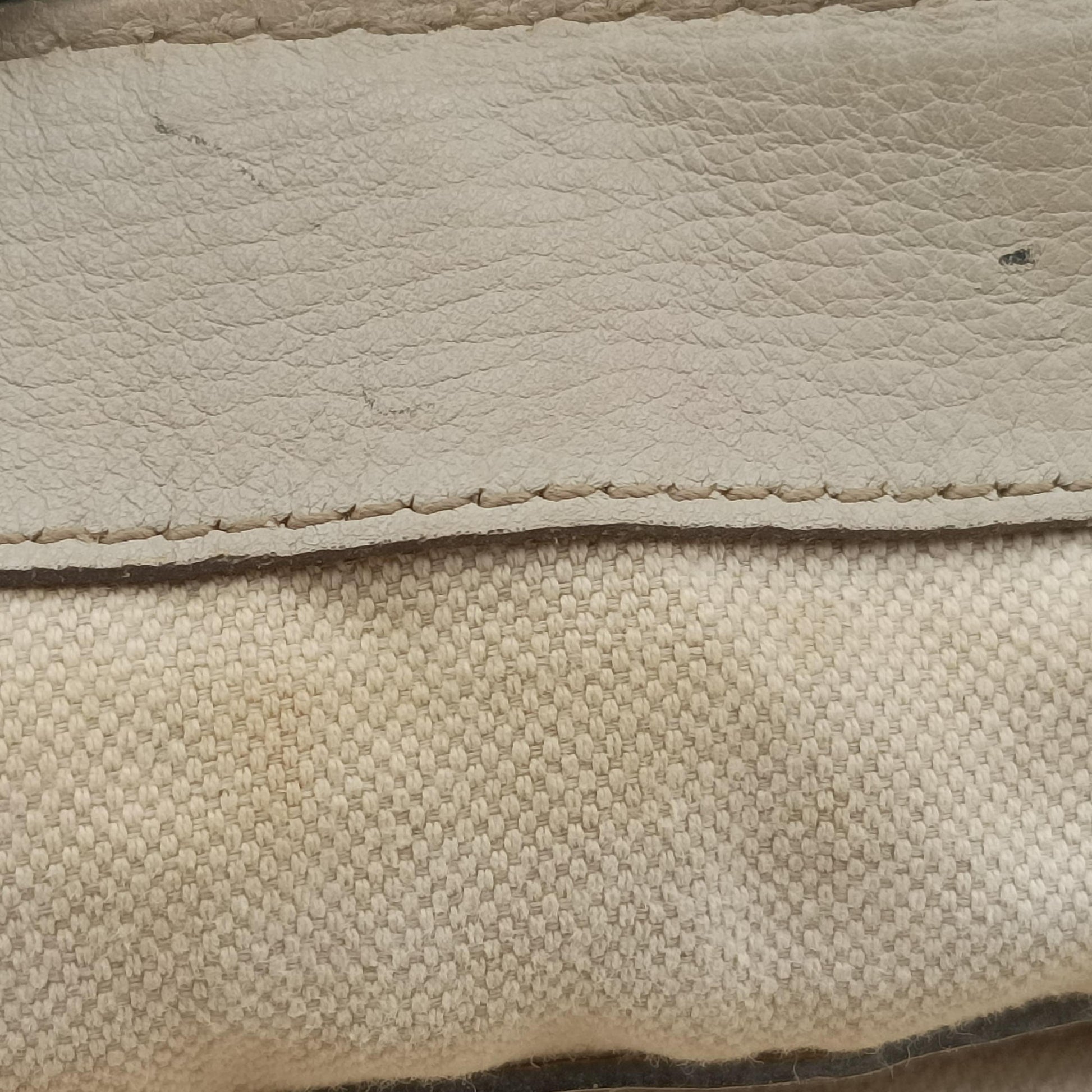 Lovely White Leather 257068 D8804831ラブリー ホワイト レザー 257068 D8804831