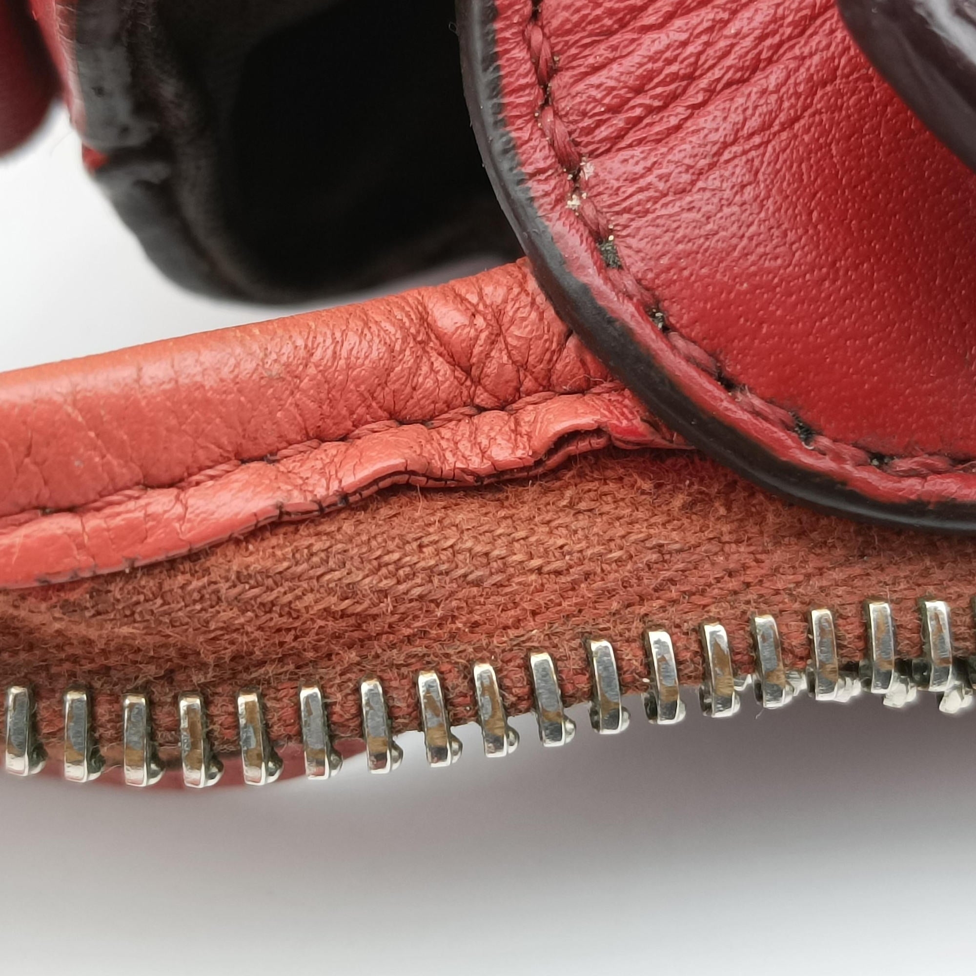 Small By The Way Red Leather 8BL124 8BL124-Z1C 149-2516バイザウェイ レッド レザー 8BL124 8BL124-Z1C 149-2516