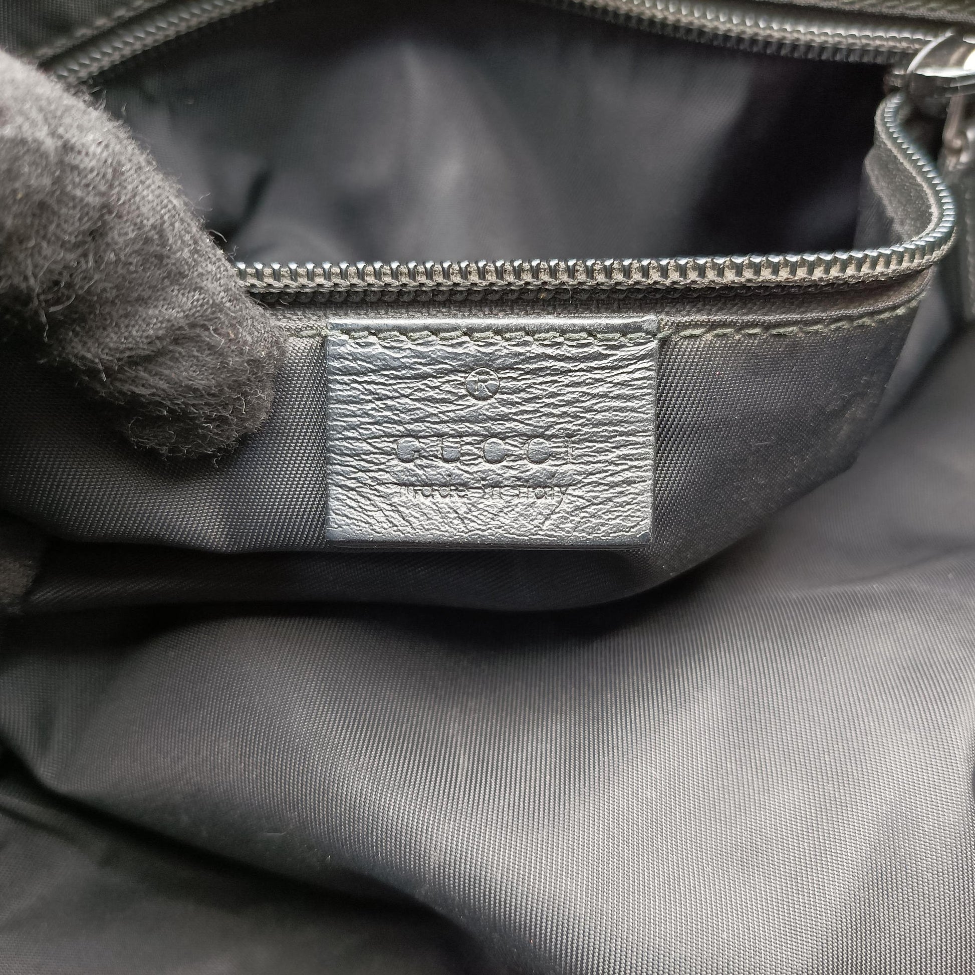 Guccissima Rubber Messenger Black Leather 246067 Lot number unknownグッチシマ ラバー メッセンジャー ブラック レザー 246067 製番不明