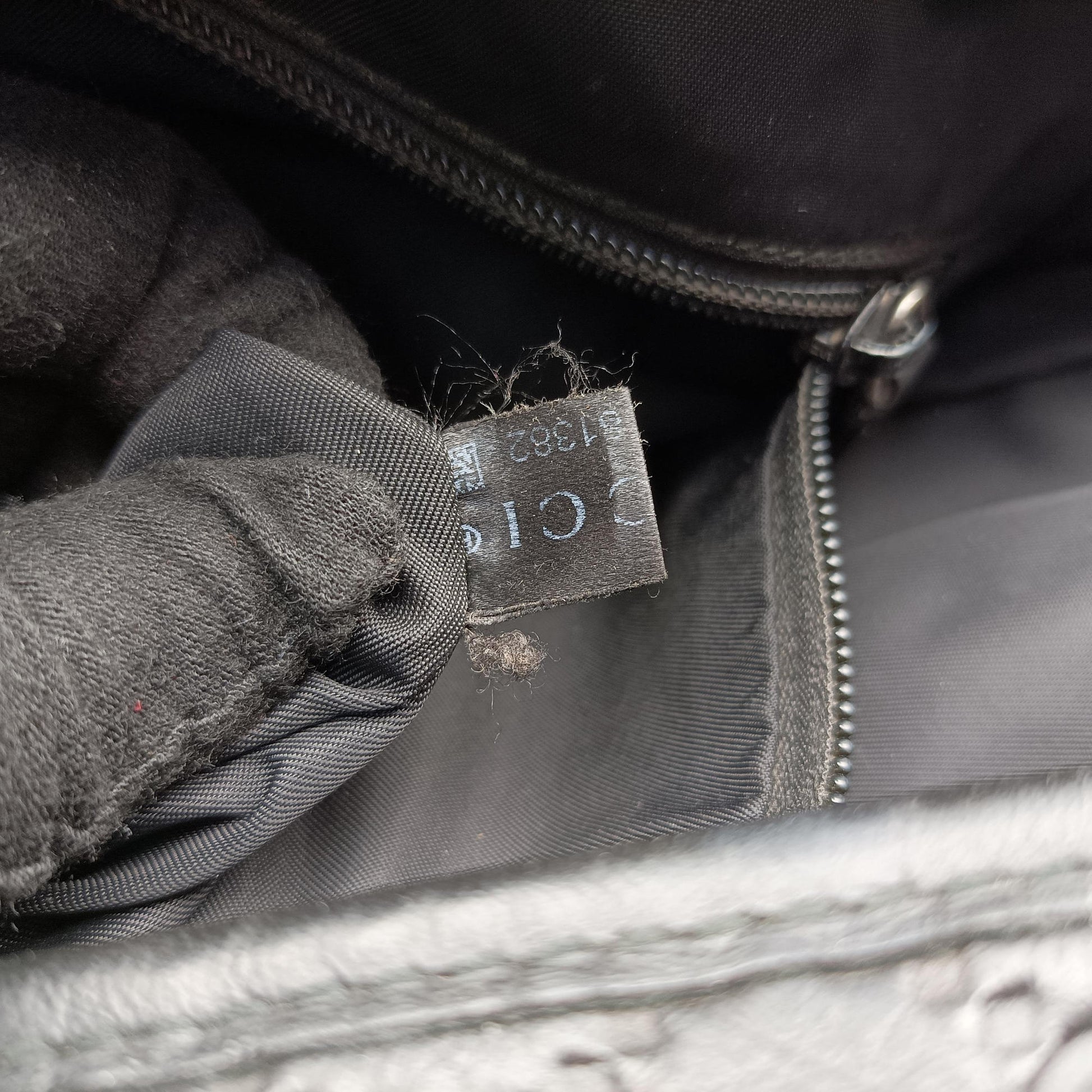 Guccissima Rubber Messenger Black Leather 246067 Lot number unknownグッチシマ ラバー メッセンジャー ブラック レザー 246067 製番不明
