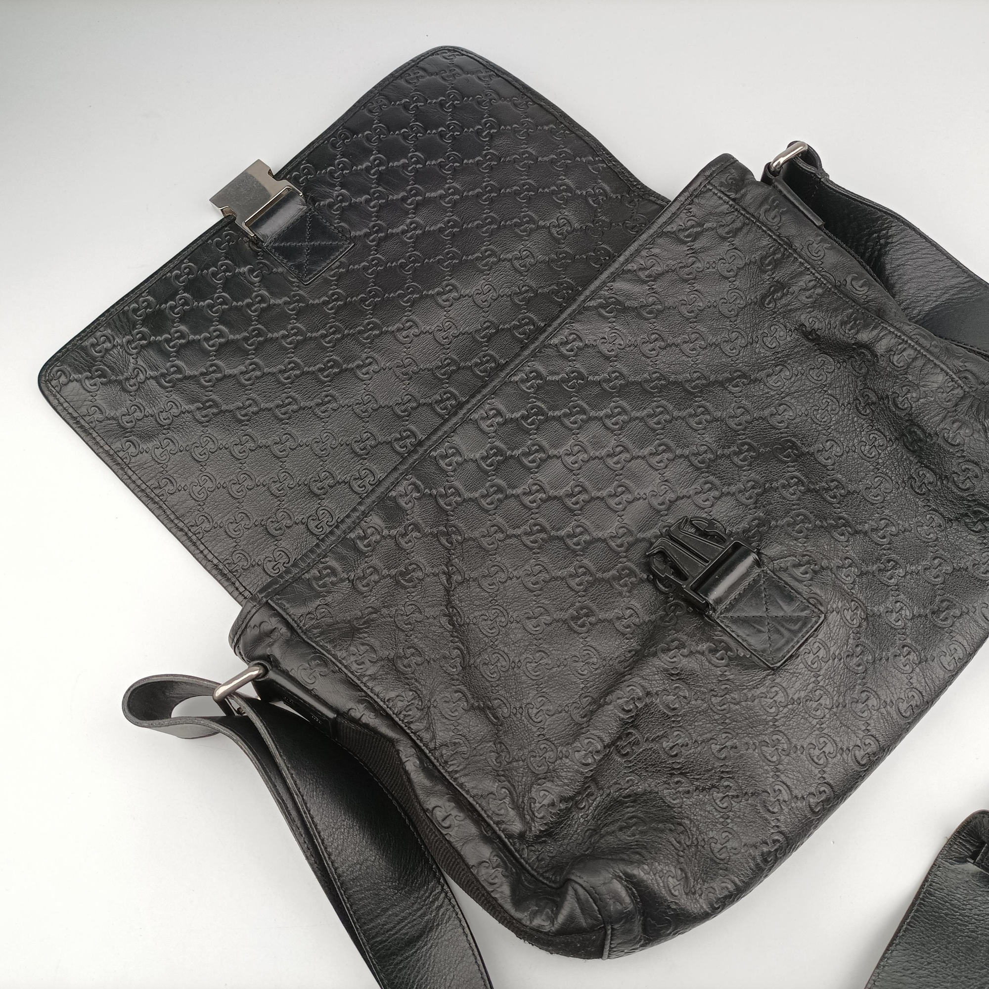 Guccissima Rubber Messenger Black Leather 246067 Lot number unknownグッチシマ ラバー メッセンジャー ブラック レザー 246067 製番不明