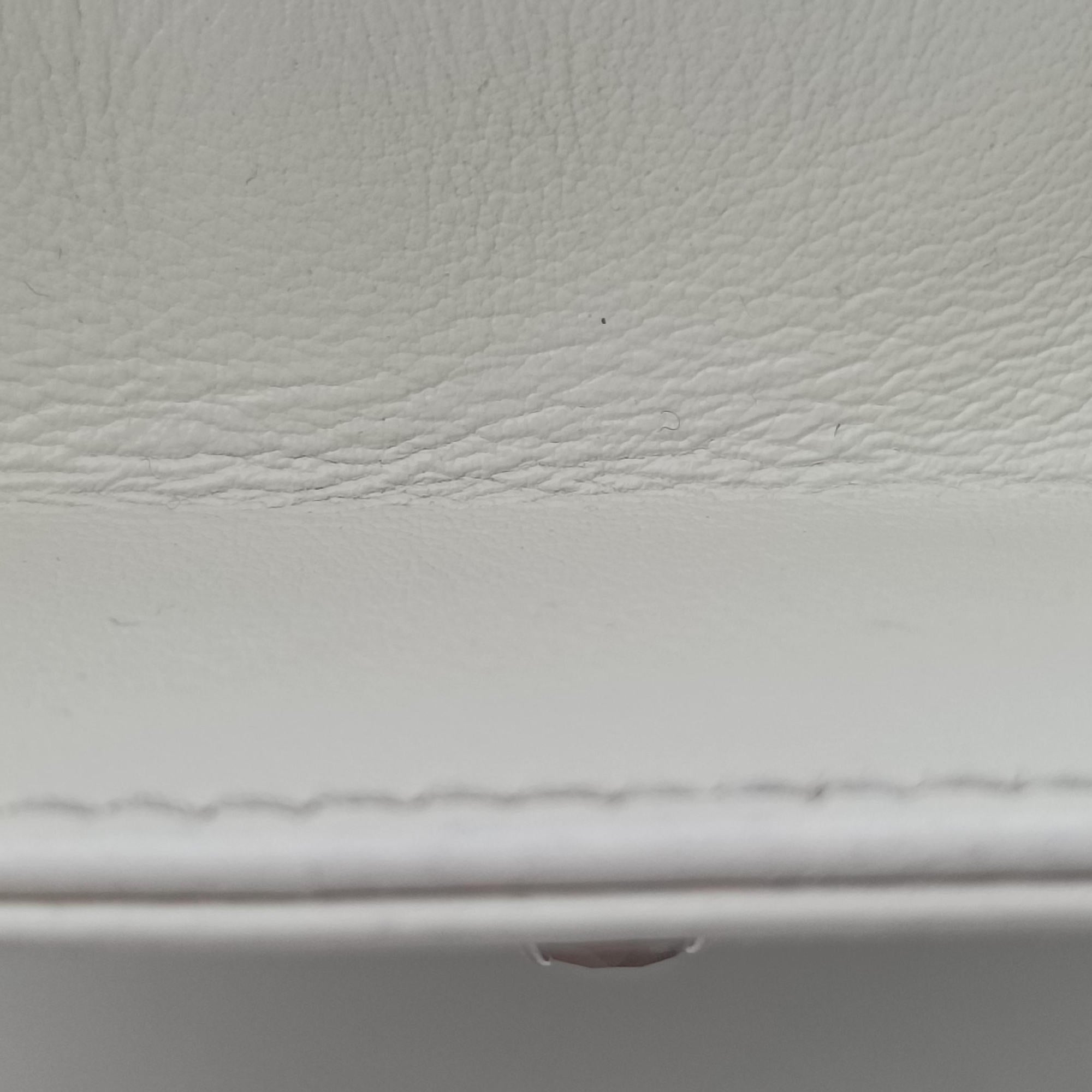 Lady Dior White leather 02-MA-0126レディ ディオール ホワイト レザー 02-MA-0126