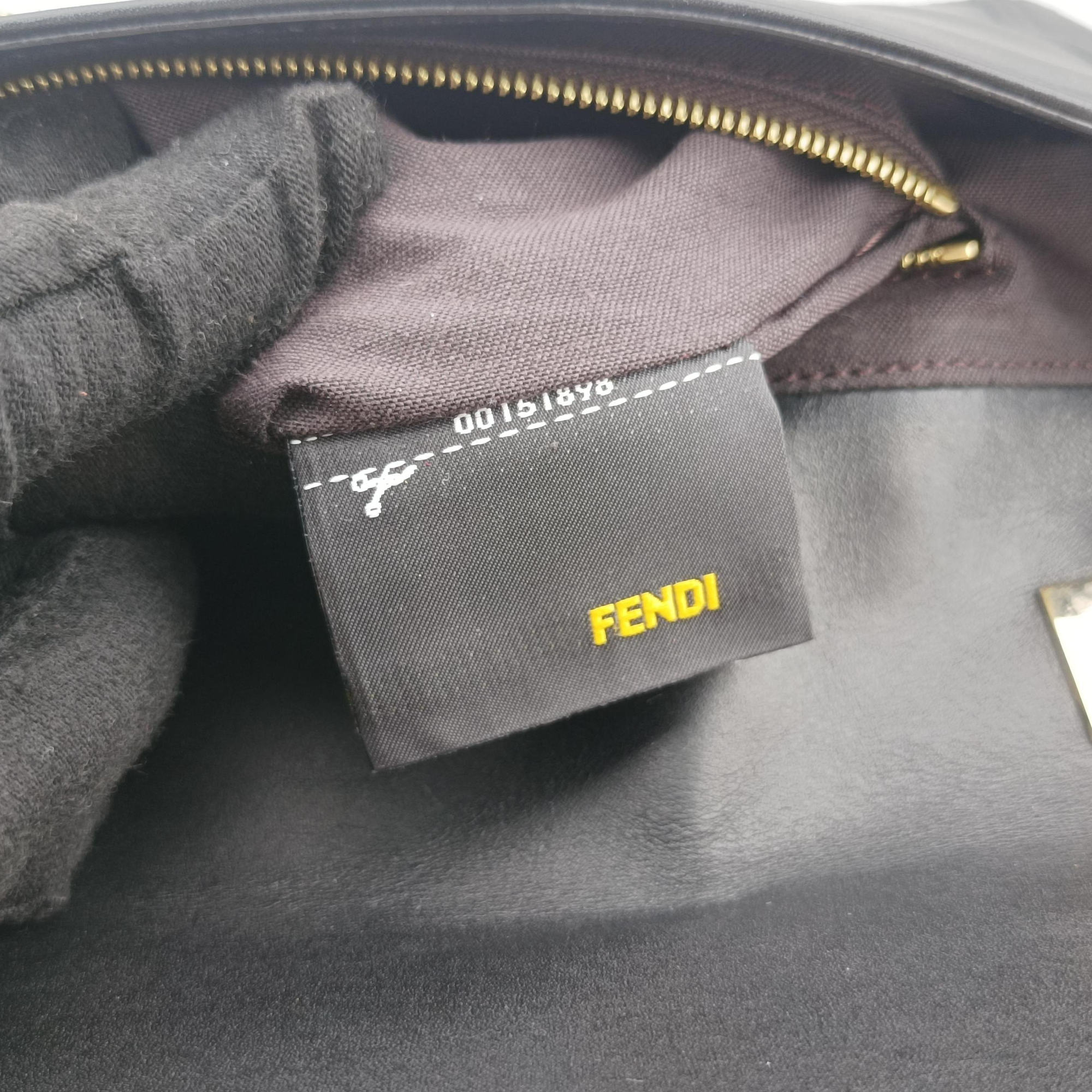 Baguette Chain Flap Black Leather 8BT139 8BT139-A09 128-2566マンマバケット ブラック レザー 8BT139 8BT139-A09 128-2566