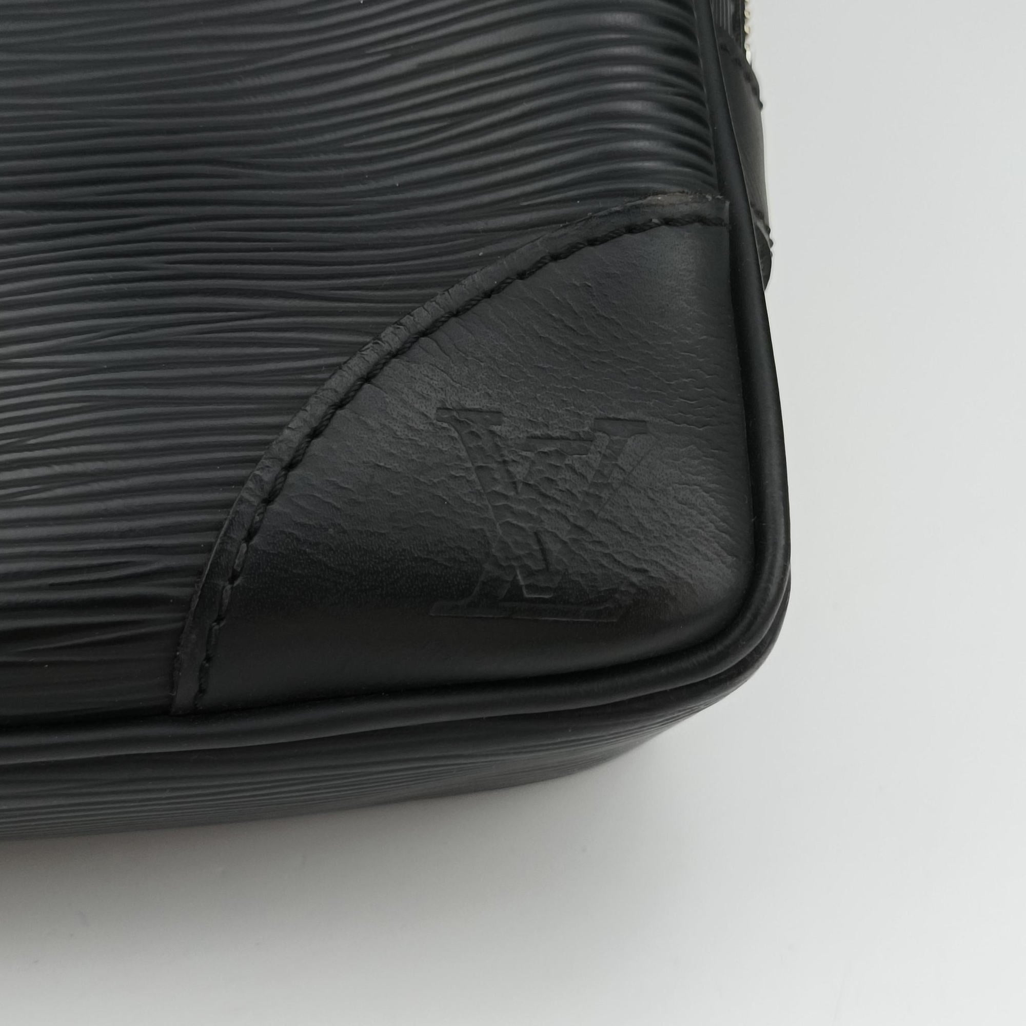 Porto Document Voyage Noir Epi M59162 BA5105ポルトドキュメントボヤージュ ノワール エピ M59162 BA5105