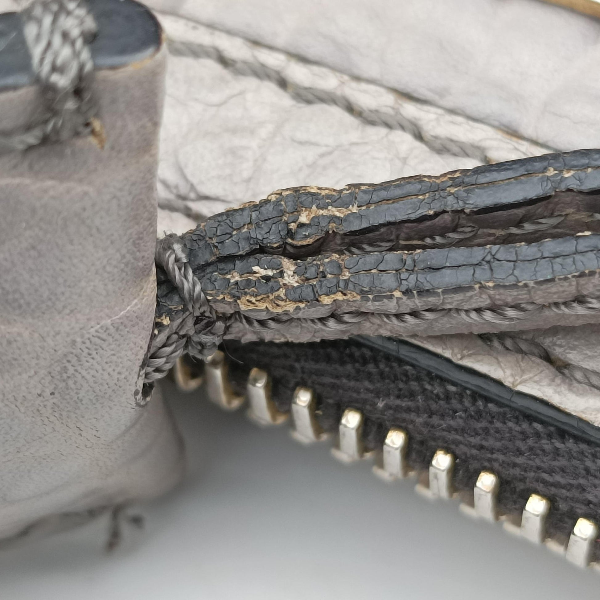 Clifton Grey Leather ROSCPOM215CPAクリフトン グレー レザー ROSCPOM215CPA