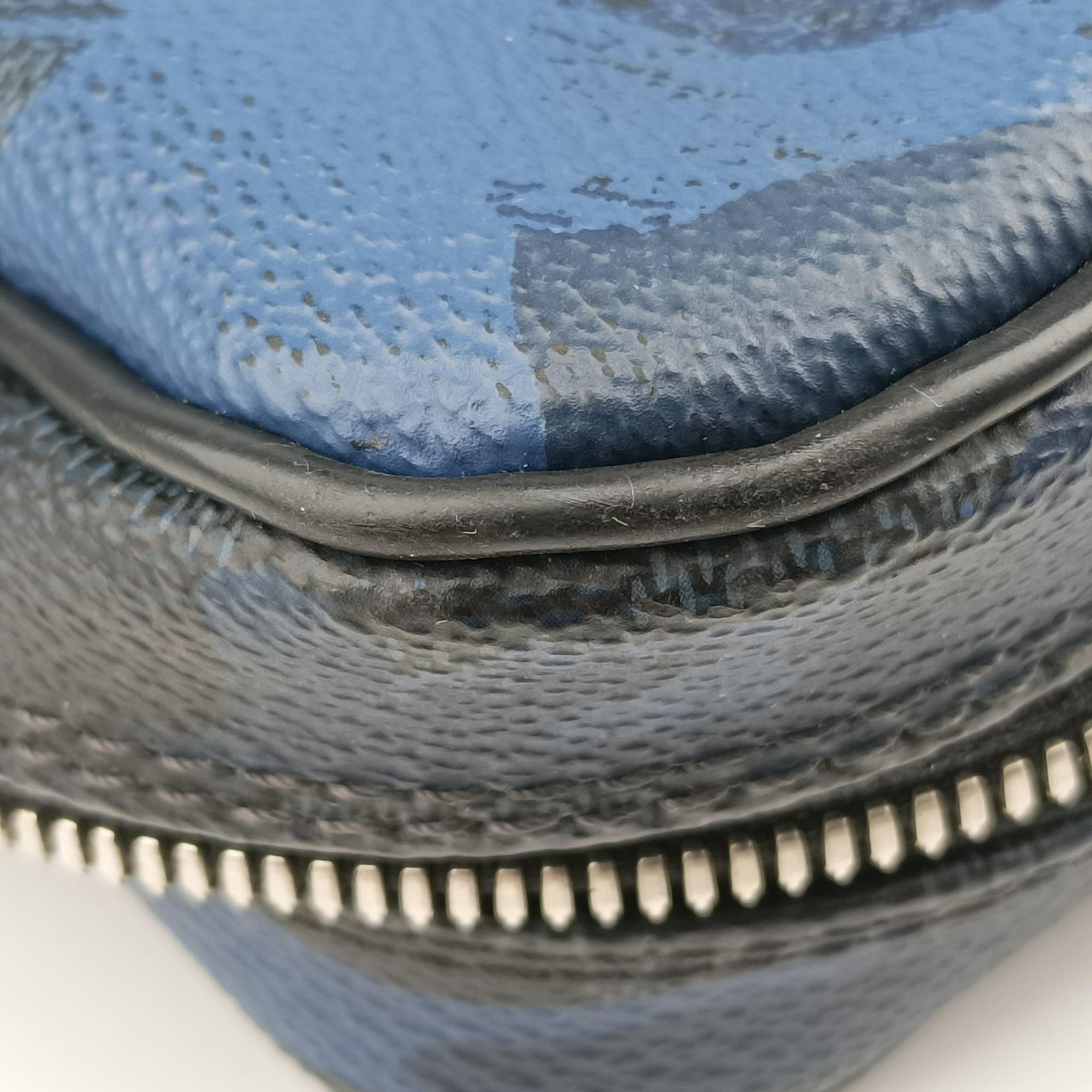 Porte Documents VoyagePM Blue Camouflage Damier Cobalt Canvas N41507 GI2136ポルトドキュマンヴォワヤージュPM ブルー カモフラージュ ダミエ コバルトキャンバス N41507 GI2136
