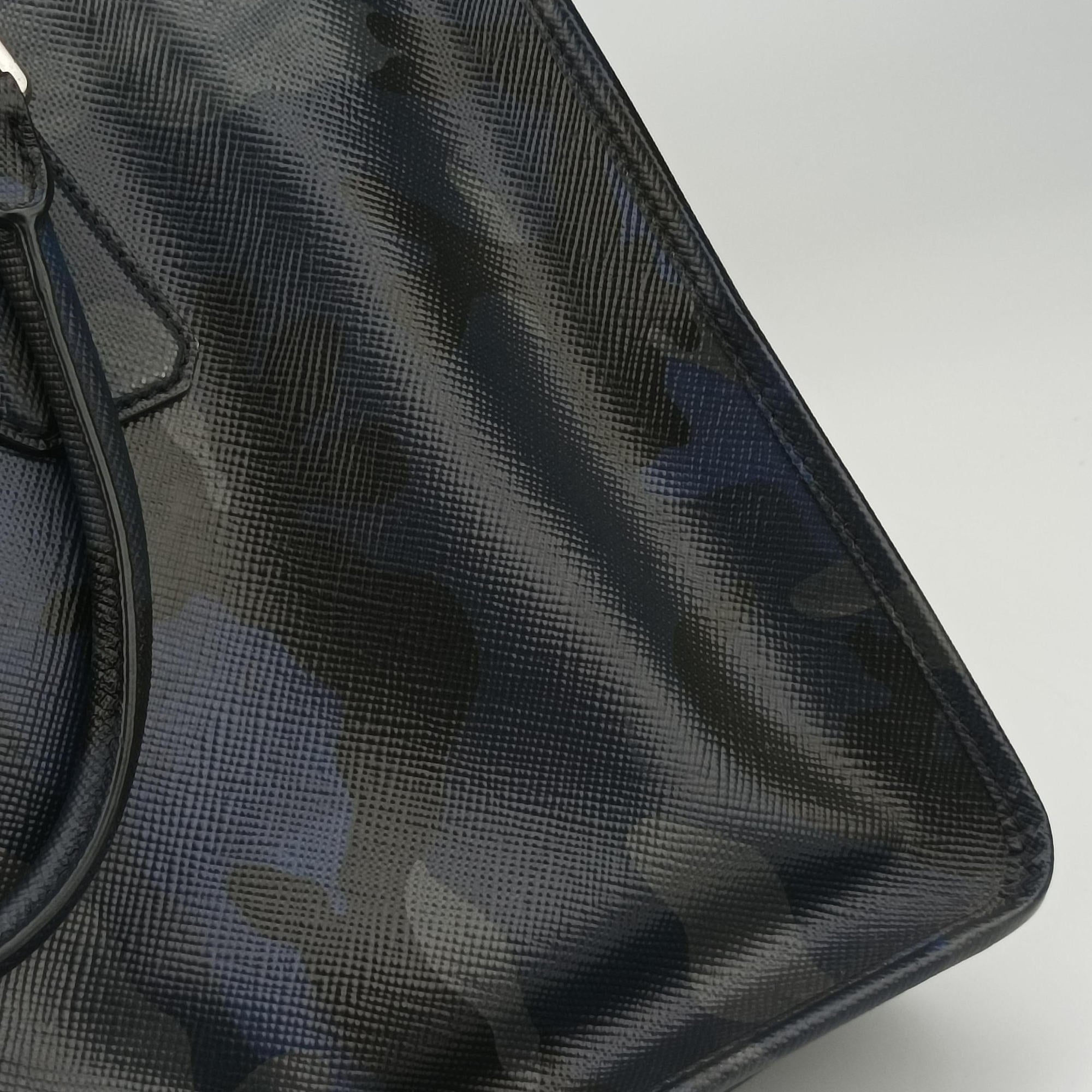 business bag briefcase Navy Camouflage SAFFIANO Leather 2VE365 64ビジネスバッグ ブリーフケース ブルーカモフラ サフィアーノレザー 2VE365 64