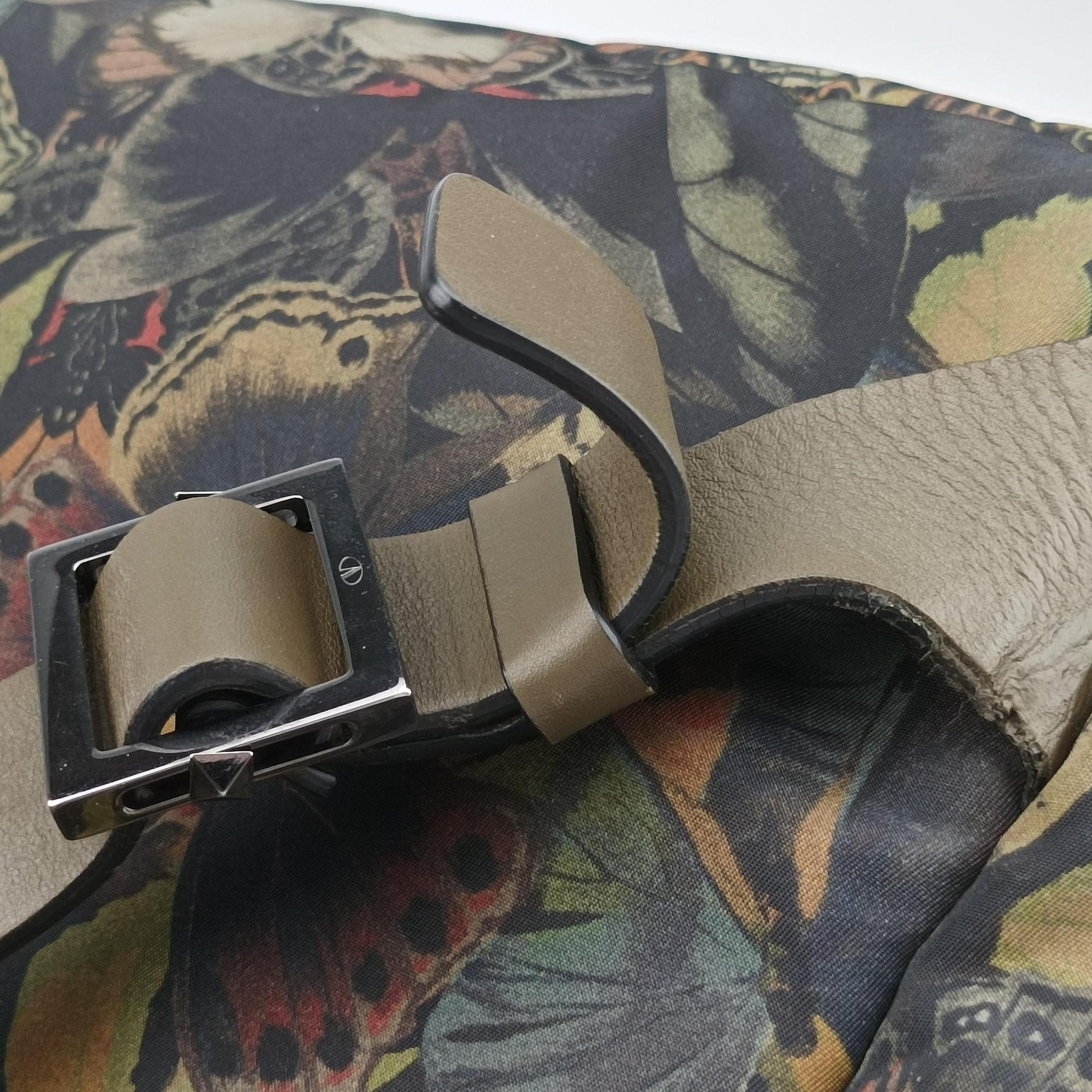 Rockstud Brown x Multicolor nylonx Leather TV IY0B0340NCSロックスタッド ブラウンxマルチカラー ナイロンx レザー TV IY0B0340NCS