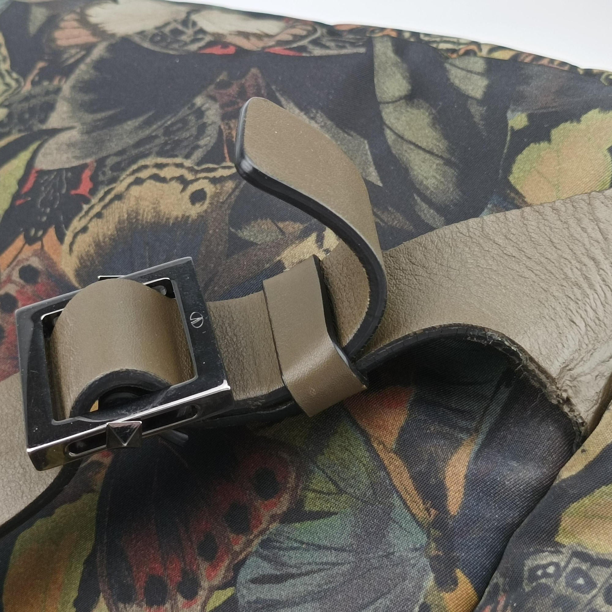 Rockstud Brown x Multicolor nylonx Leather TV IY0B0340NCSロックスタッド ブラウンxマルチカラー ナイロンx レザー TV IY0B0340NCS