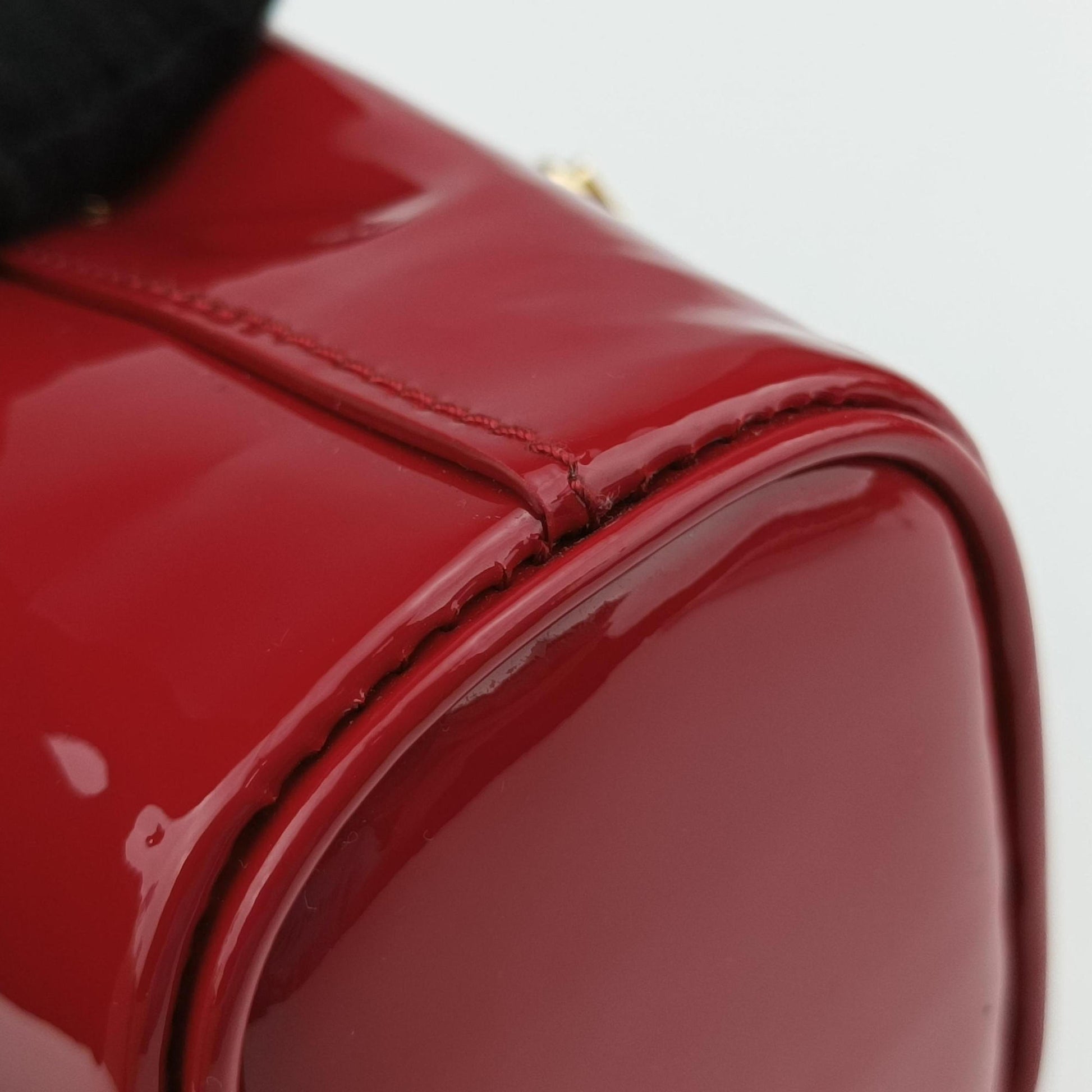 Mini Drawstring Red Enamel 1NR016 42巾着型 ミニ レッド エナメル 1NR016 42