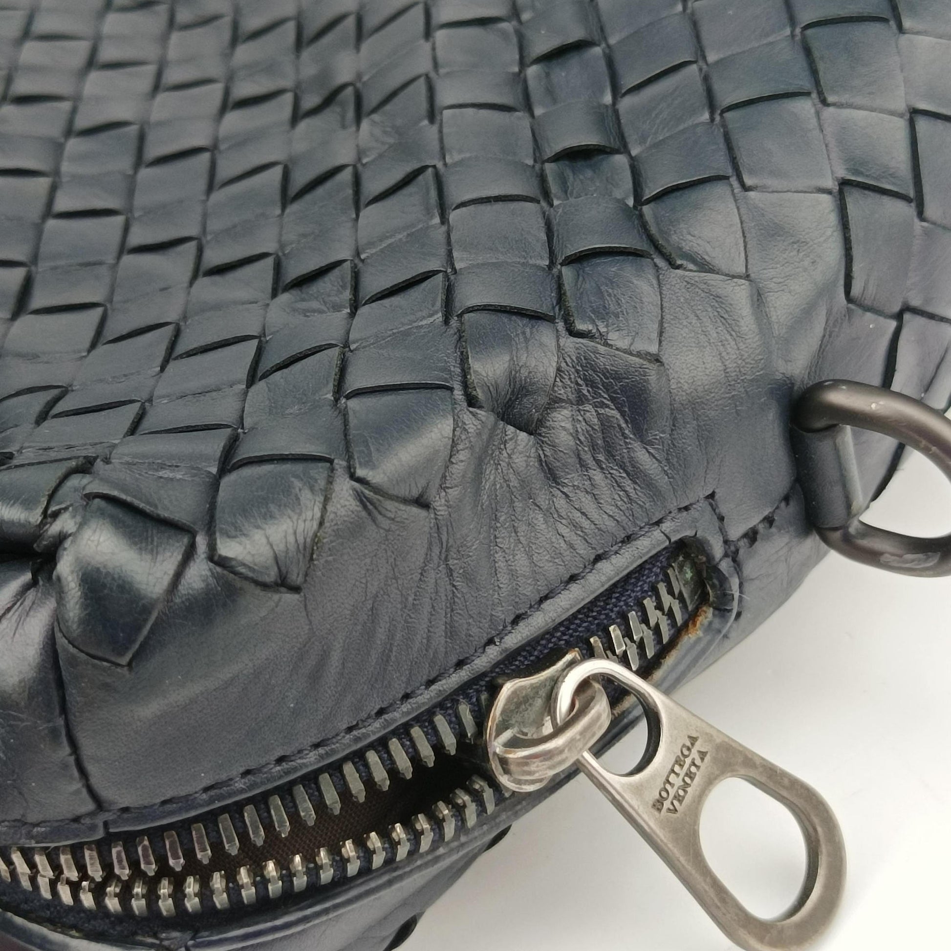 Intrecciato Briefcase Navy lambskin B05100682Rイントレチャート ブリーフケース ネイビー ラムスキン B05100682R