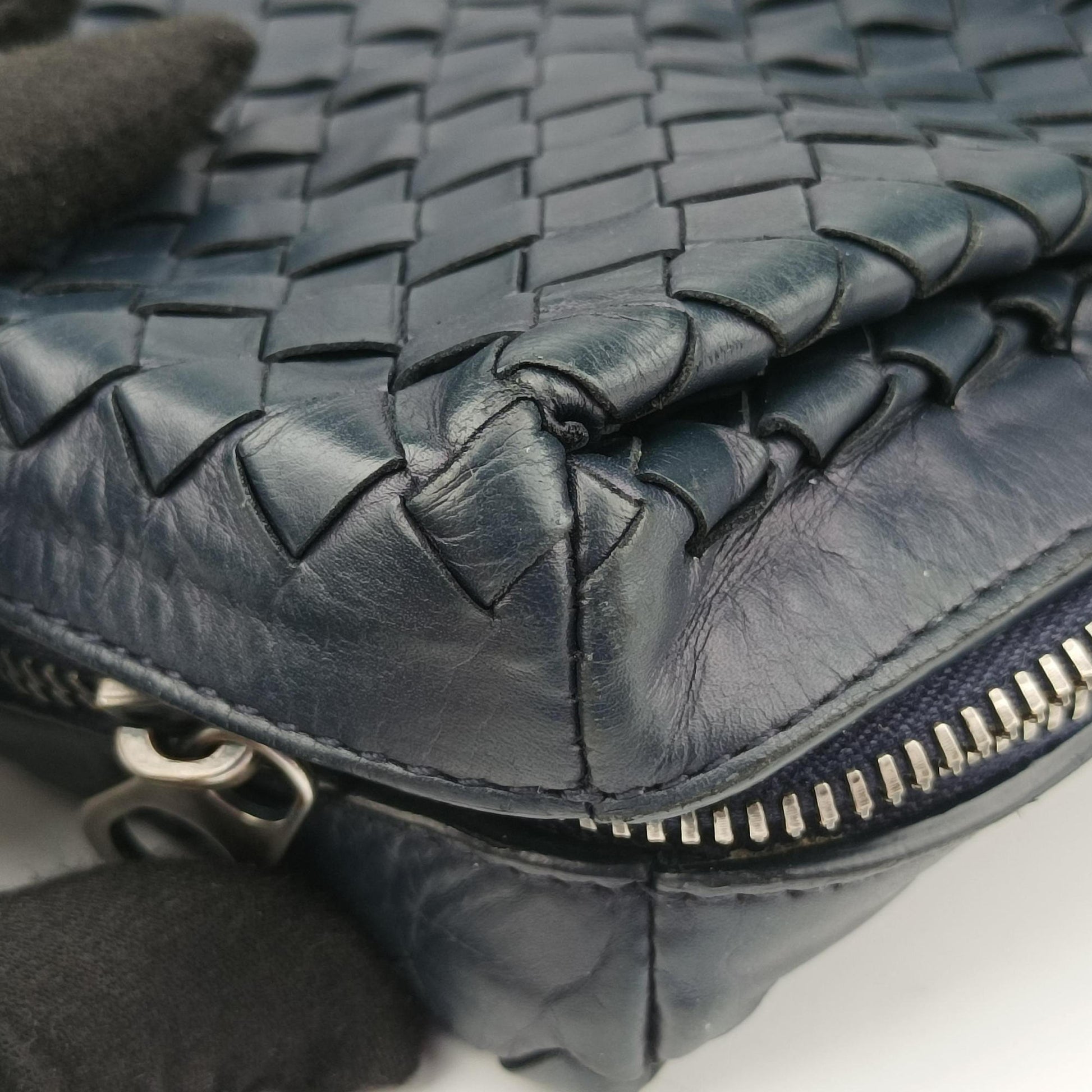 Intrecciato Briefcase Navy lambskin B05100682Rイントレチャート ブリーフケース ネイビー ラムスキン B05100682R