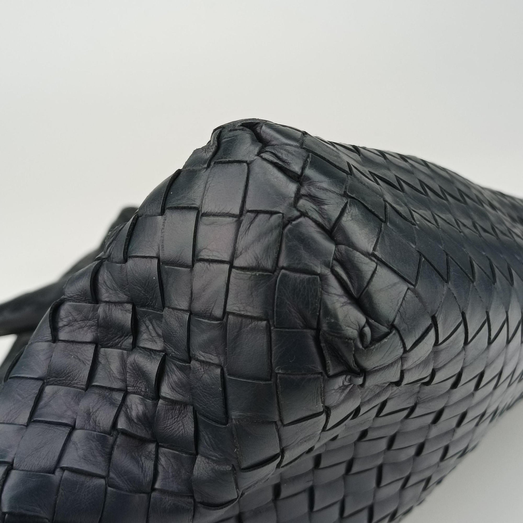 Intrecciato Briefcase Navy lambskin B05100682Rイントレチャート ブリーフケース ネイビー ラムスキン B05100682R