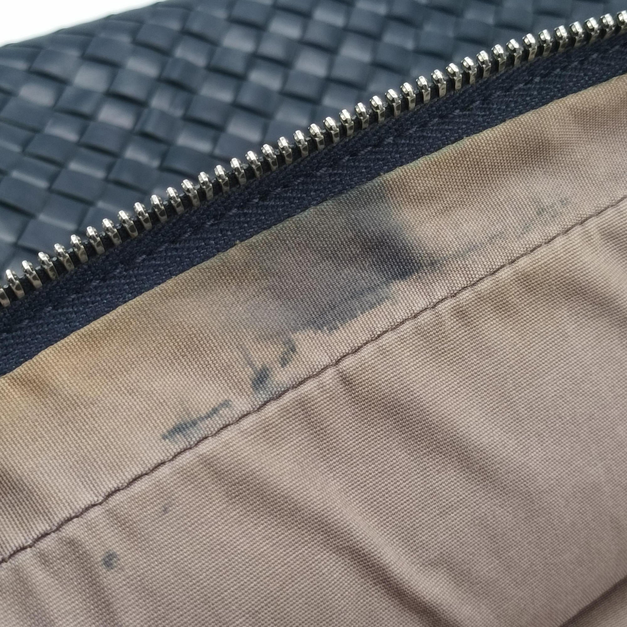 Intrecciato Briefcase Navy lambskin B05100682Rイントレチャート ブリーフケース ネイビー ラムスキン B05100682R