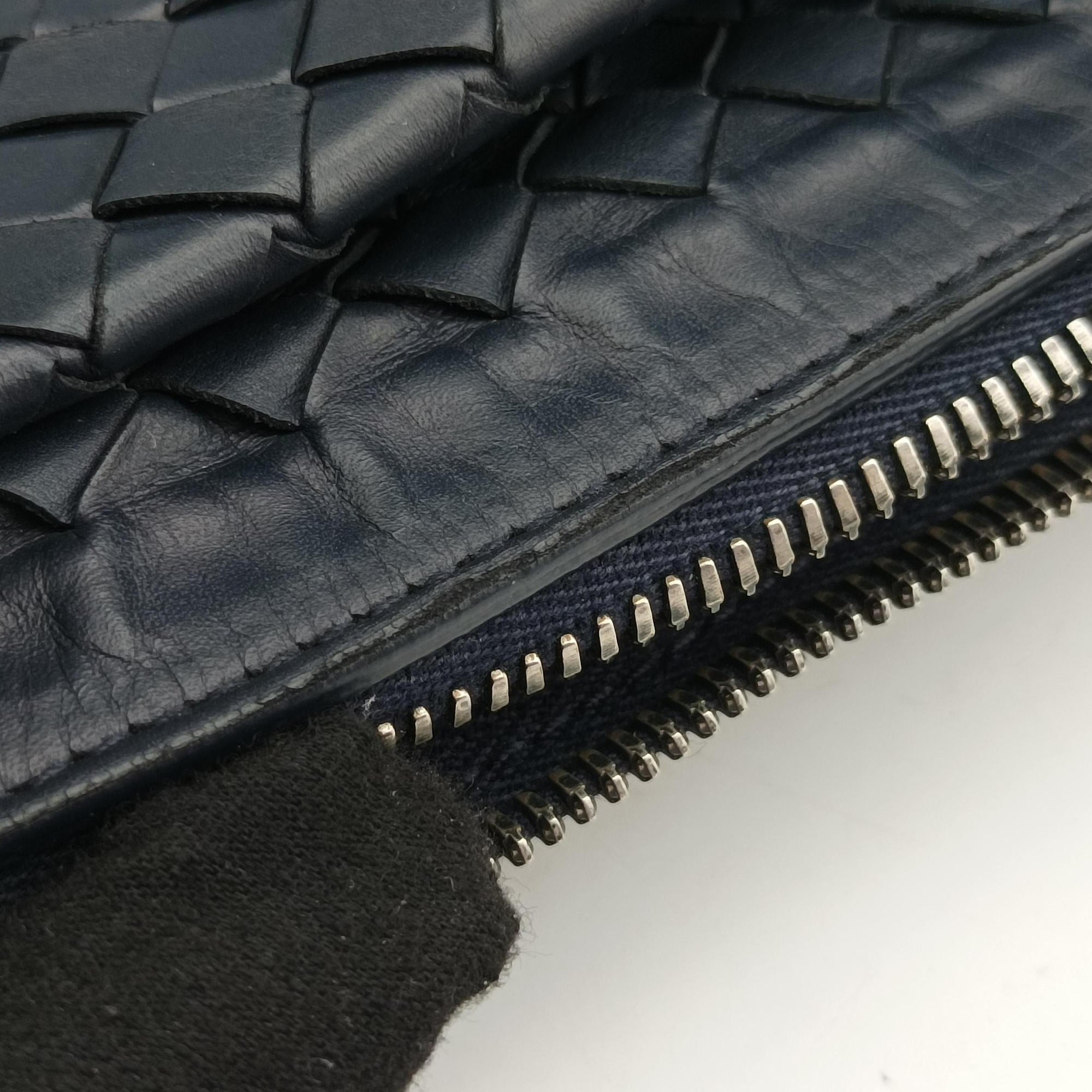 Intrecciato Briefcase Navy lambskin B05100682Rイントレチャート ブリーフケース ネイビー ラムスキン B05100682R