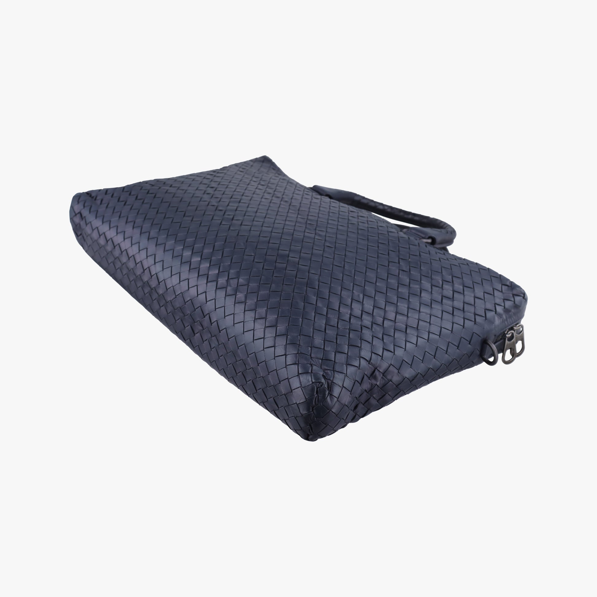 Intrecciato Briefcase Navy lambskin B05100682Rイントレチャート ブリーフケース ネイビー ラムスキン B05100682R