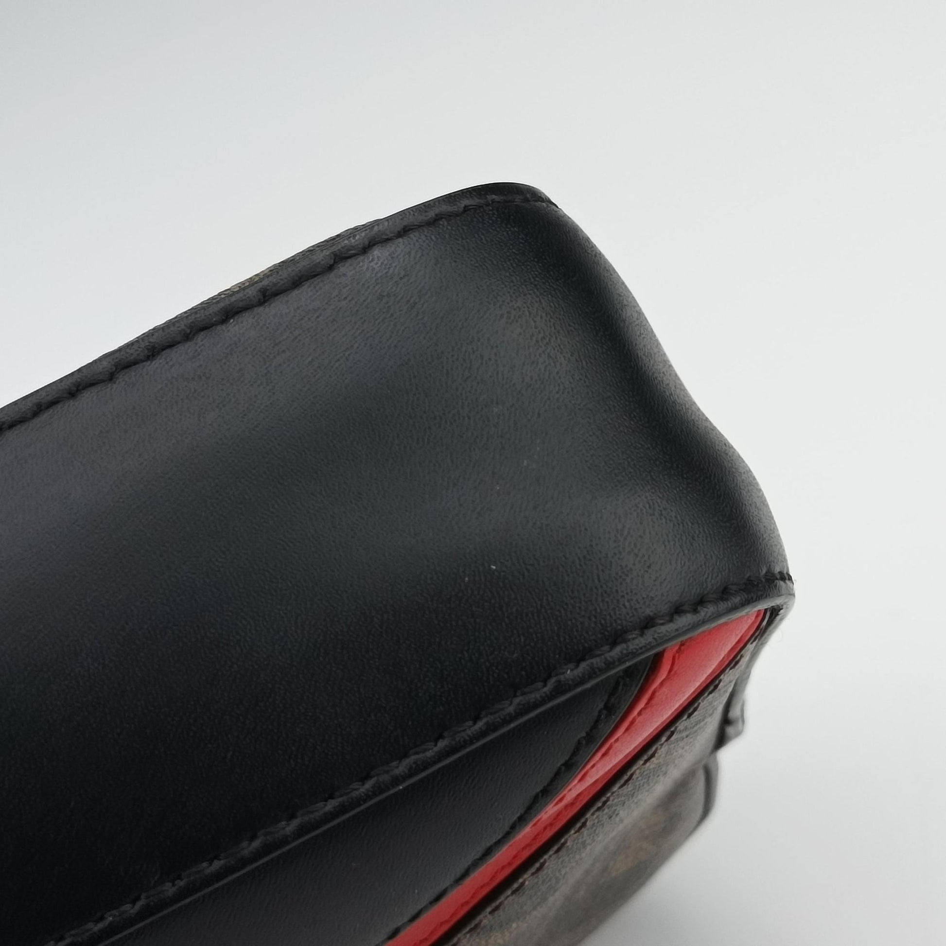 Camera case Brown × Black × Red PVC Coated Canvas × Leather 7M0286 7M0286 A9XS 208-0897キャム ブラウン × ブラック × レッド PVCコーティングキャンバス × レザー 7M0286 7M0286 A9XS 208-0897