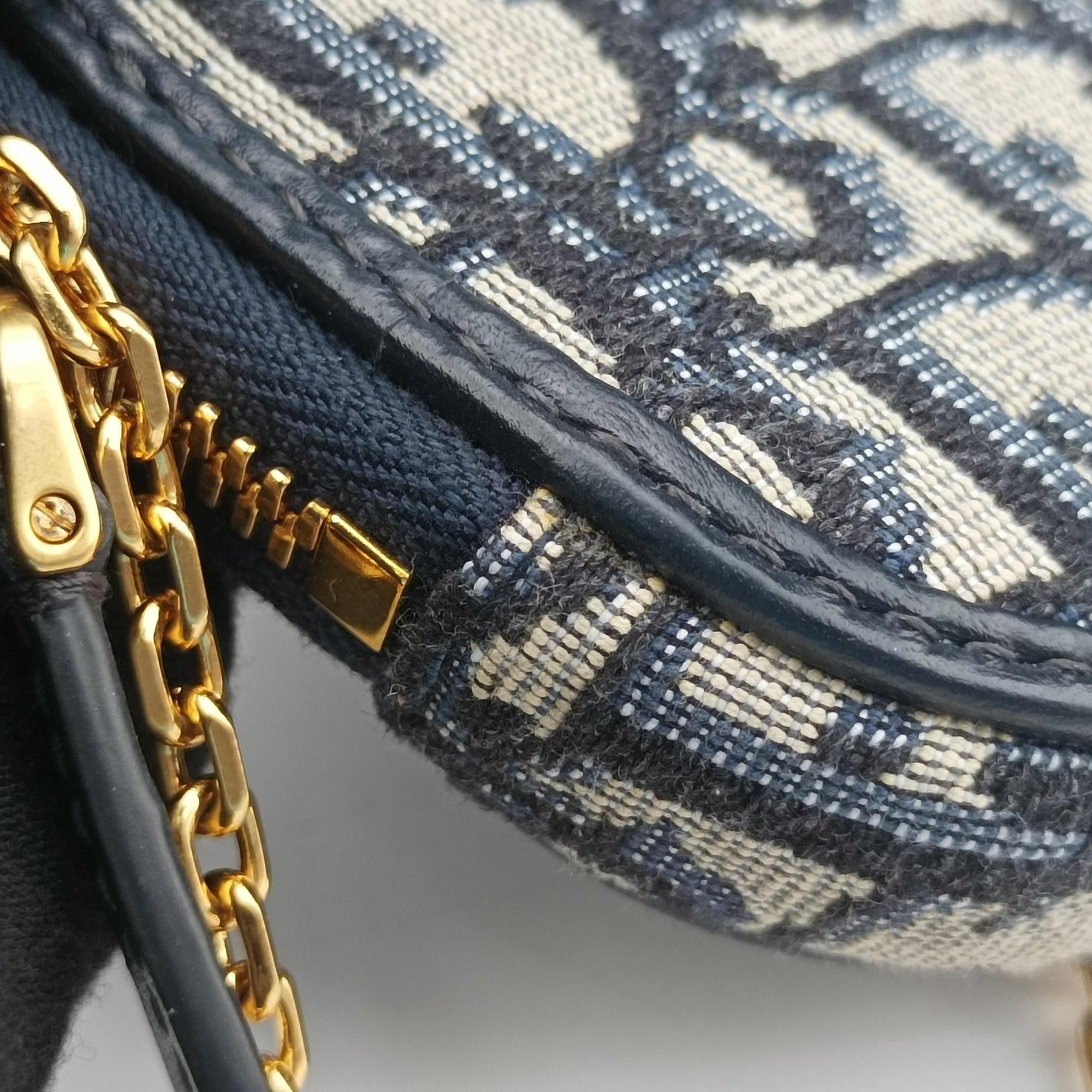 Oblique 30 Montaigne Phone Holder Navy Oblique jacquard 43-MA-0290オブリーク 30 モンテーニュ フォン ホルダー ネイビー ジャカード 43-MA-0290