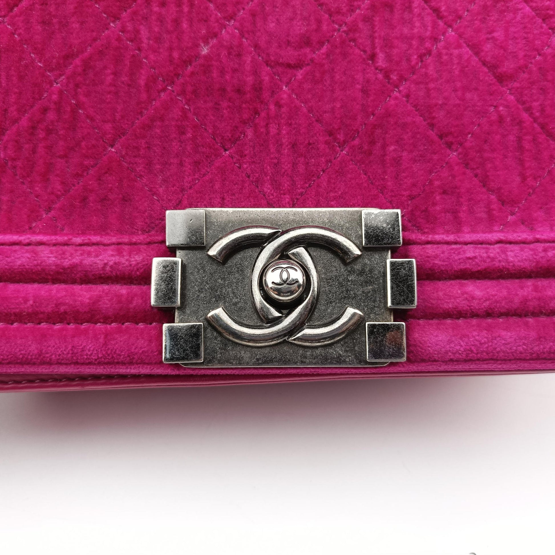 BOY CHANEL Rose velour A67416 17331264ボーイシャネル ローズ レッド ベロア A67416 17331264