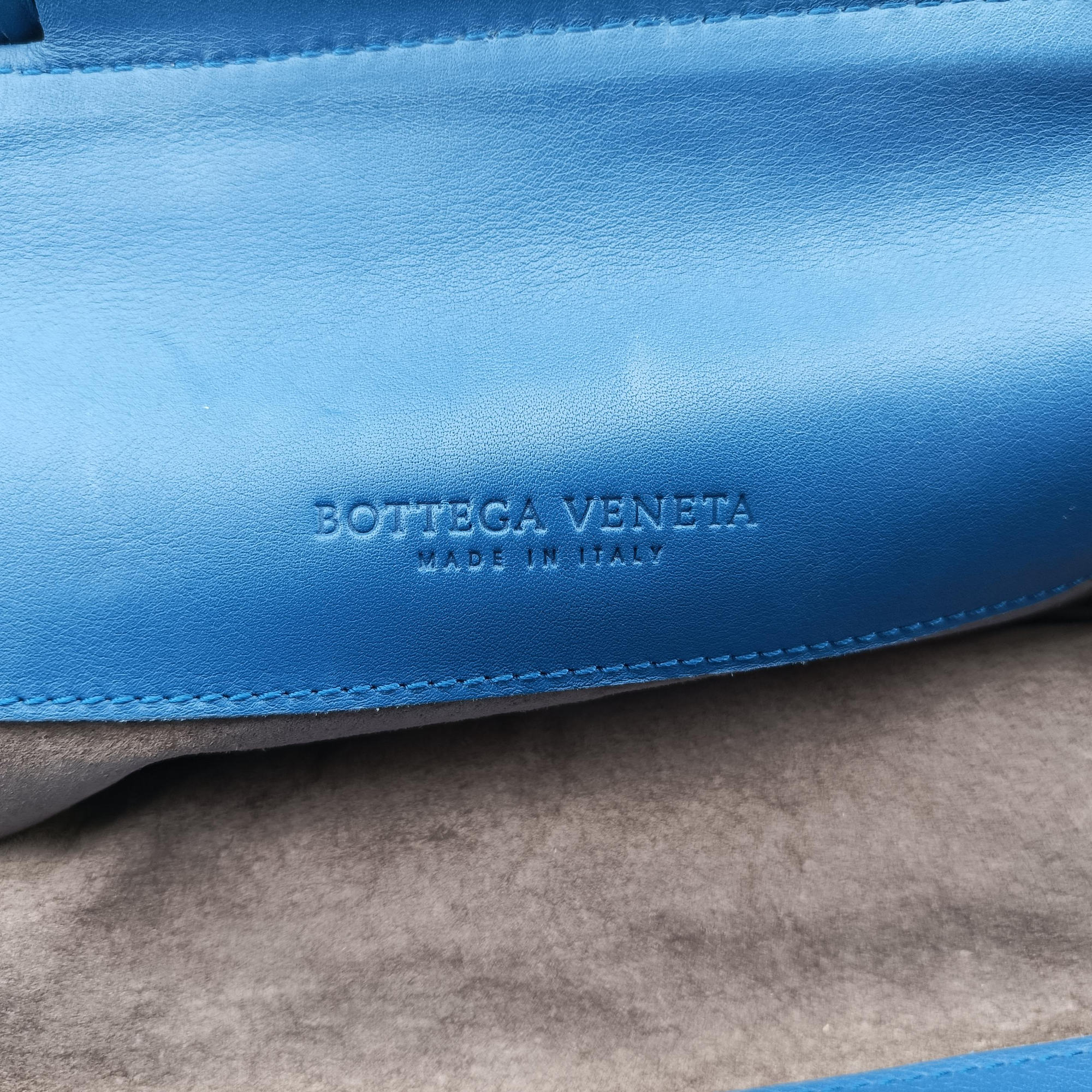 Intrecciato Blue lambskin B02630101Sイントレチャート ブルー ラムスキン B02630101S