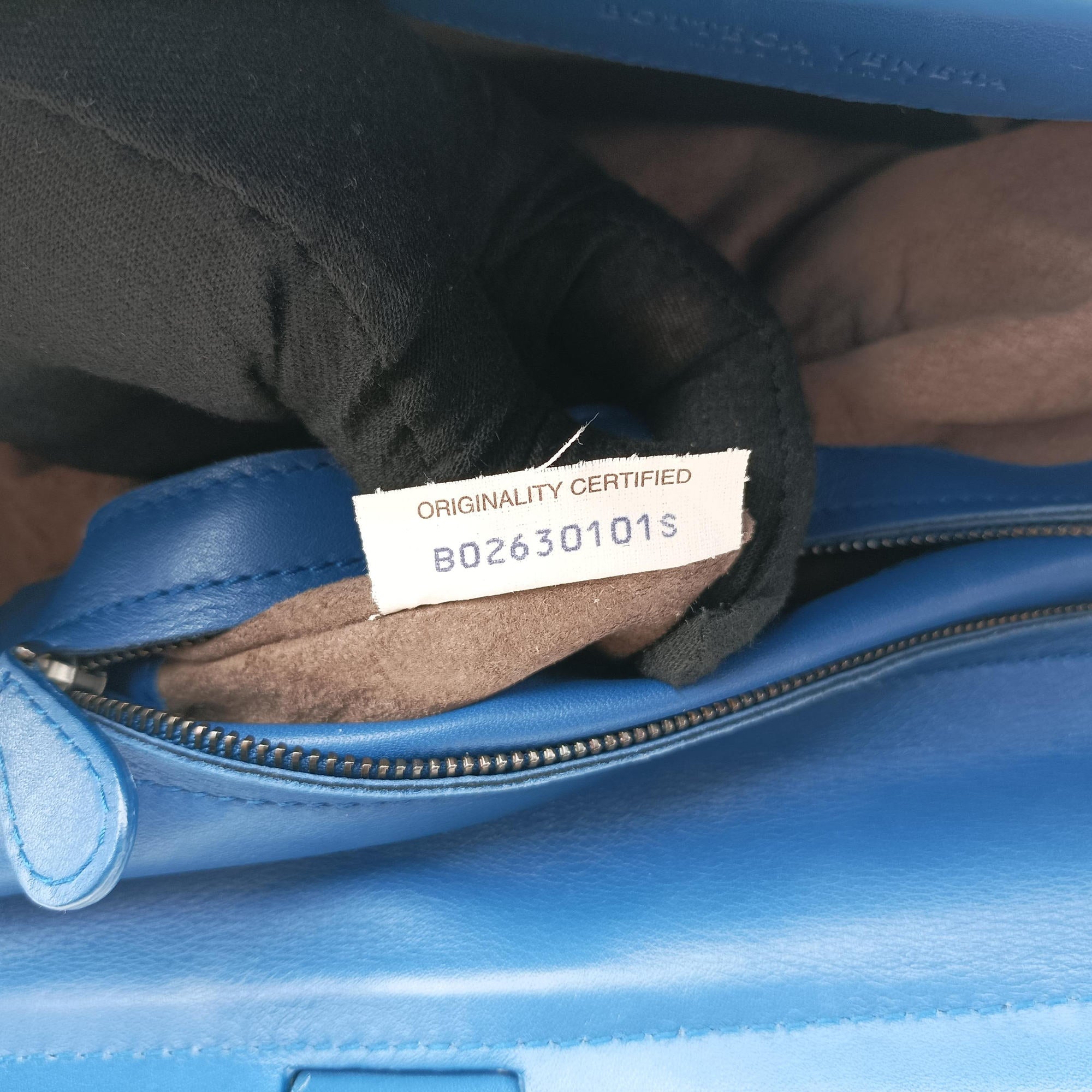 Intrecciato Blue lambskin B02630101Sイントレチャート ブルー ラムスキン B02630101S