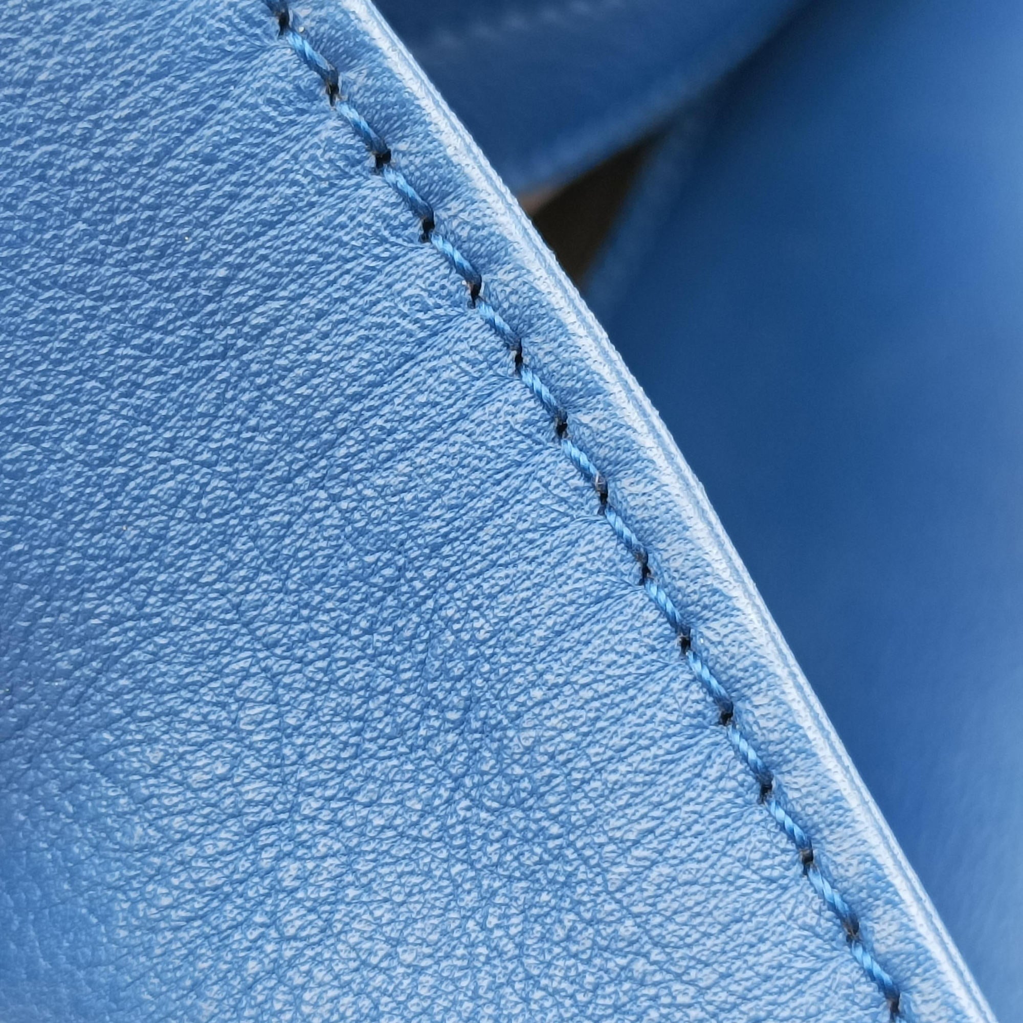 Intrecciato Blue lambskin B02630101Sイントレチャート ブルー ラムスキン B02630101S