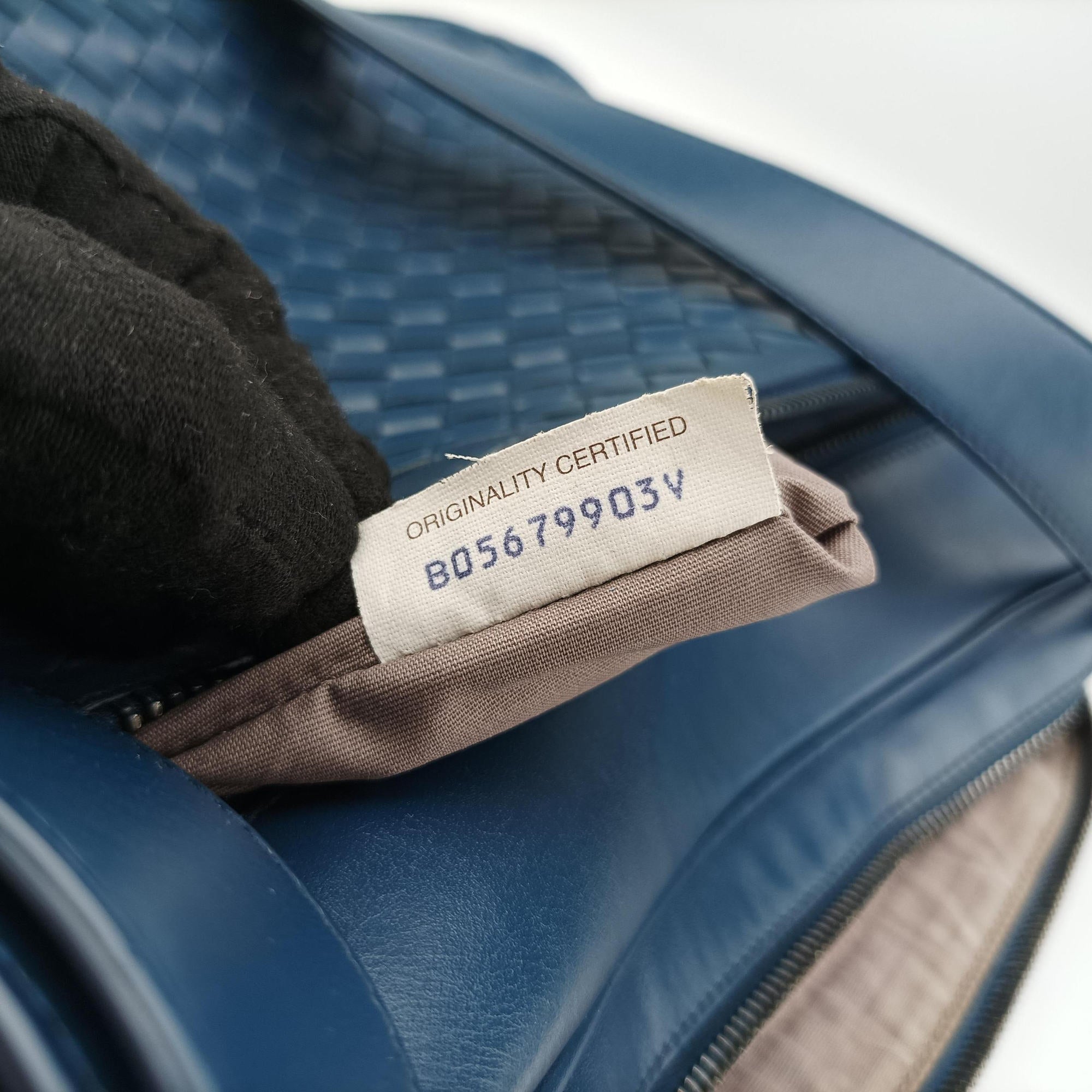 Intrecciato Navy lambskin B05679903Vイントレチャート ネイビー ラムスキン B05679903V