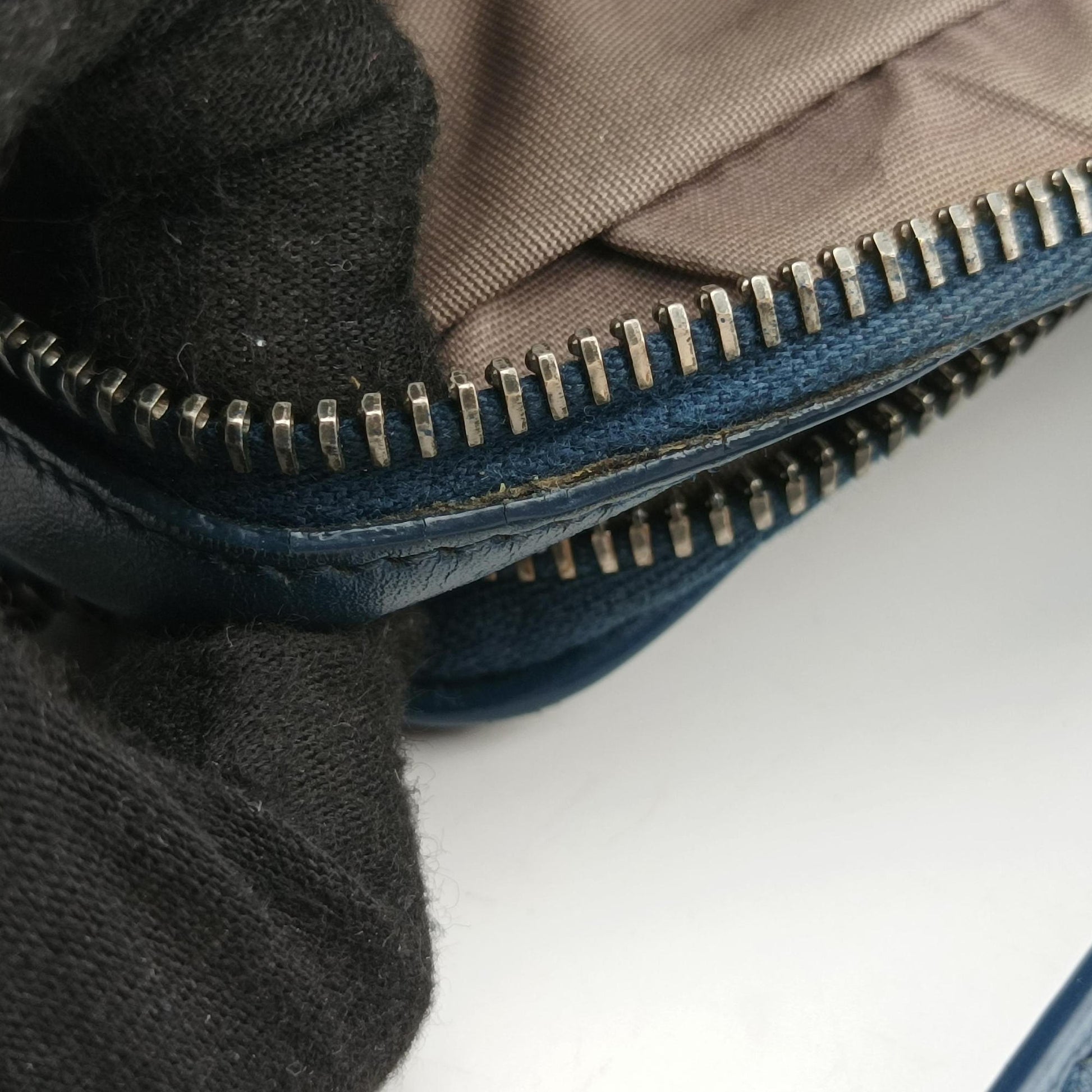 Intrecciato Navy lambskin B05679903Vイントレチャート ネイビー ラムスキン B05679903V