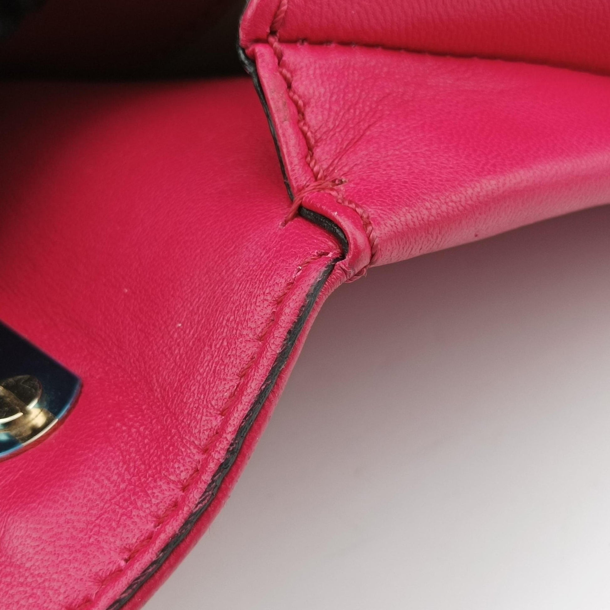 Rockstud Va Va Voom Rose Leather BU F 975 1ロックスタッズ ヴァ ヴァ ヴーム ローズ レッド レザー BU F 975 1