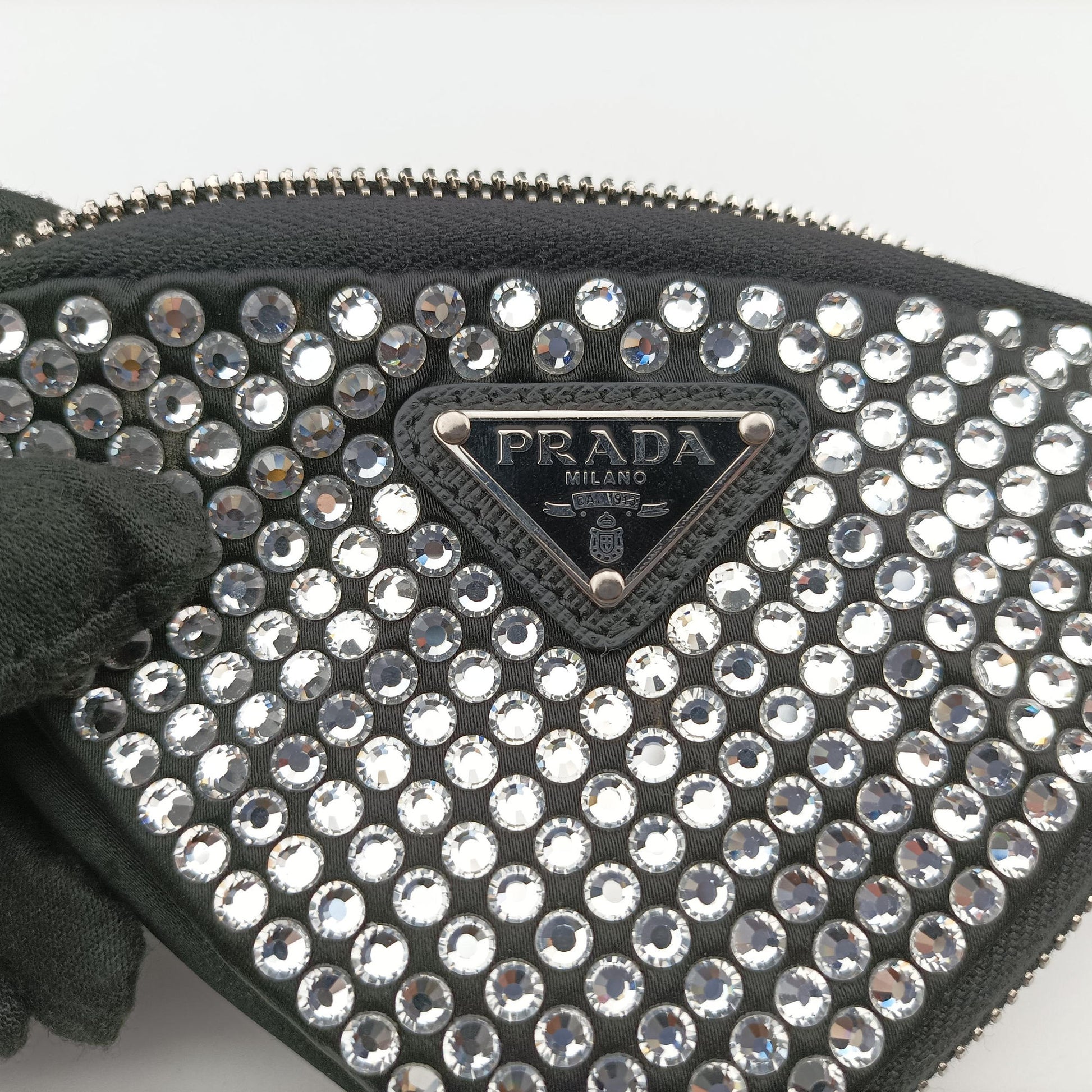 Triangle Crystal Black Leather 1NR015 42トライアングル ブラック レザー 1NR015 42