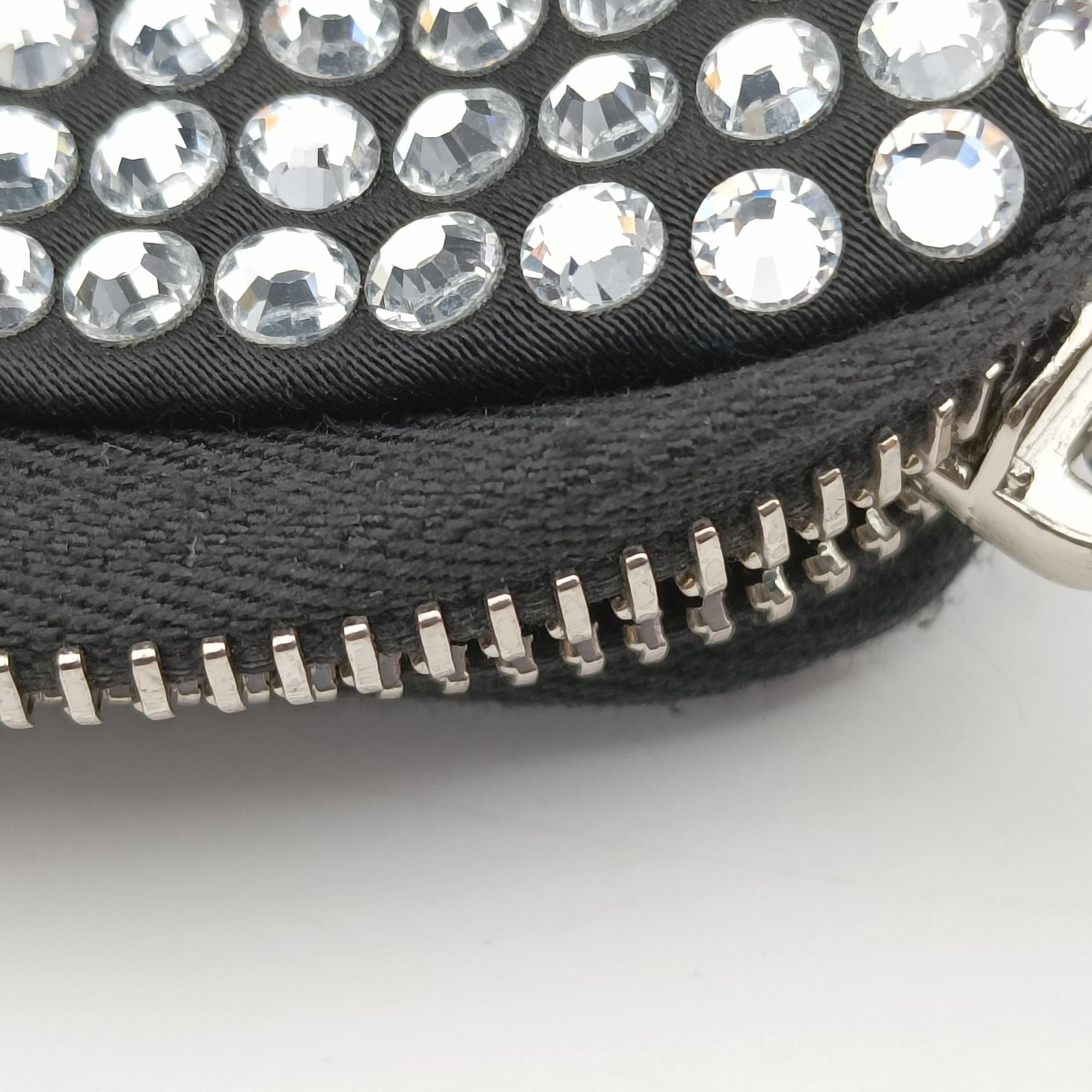 Triangle Crystal Black Leather 1NR015 42トライアングル ブラック レザー 1NR015 42