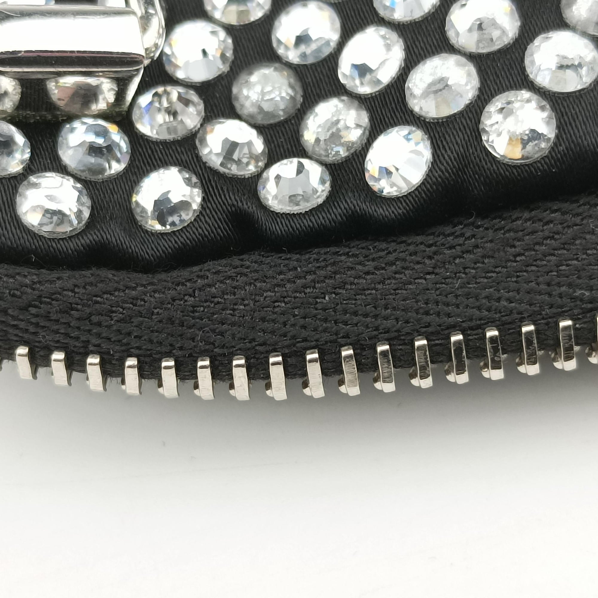 Triangle Crystal Black Leather 1NR015 42トライアングル ブラック レザー 1NR015 42
