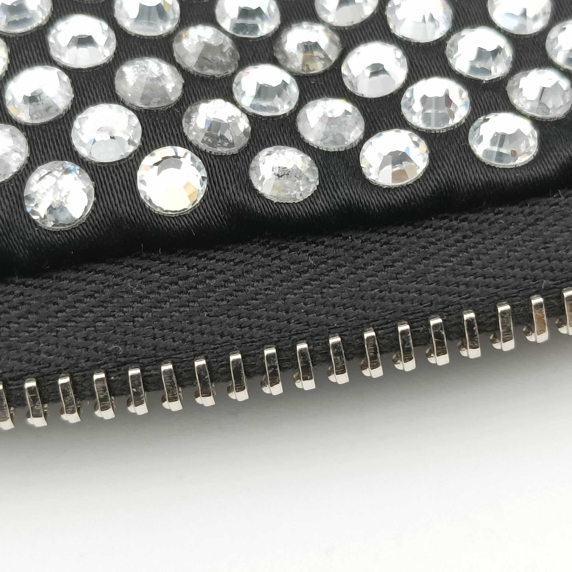 Triangle Crystal Black Leather 1NR015 42トライアングル ブラック レザー 1NR015 42