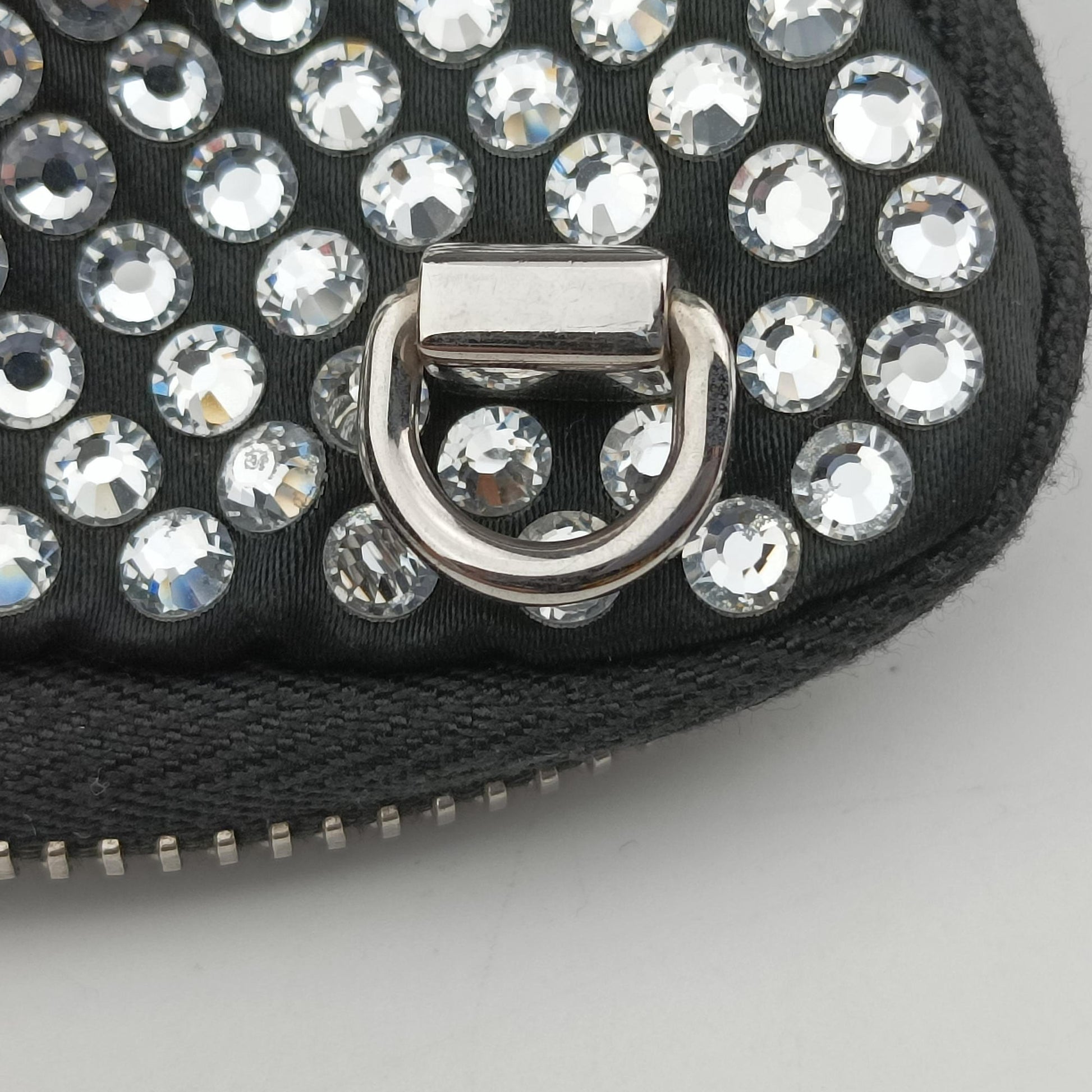 Triangle Crystal Black Leather 1NR015 42トライアングル ブラック レザー 1NR015 42